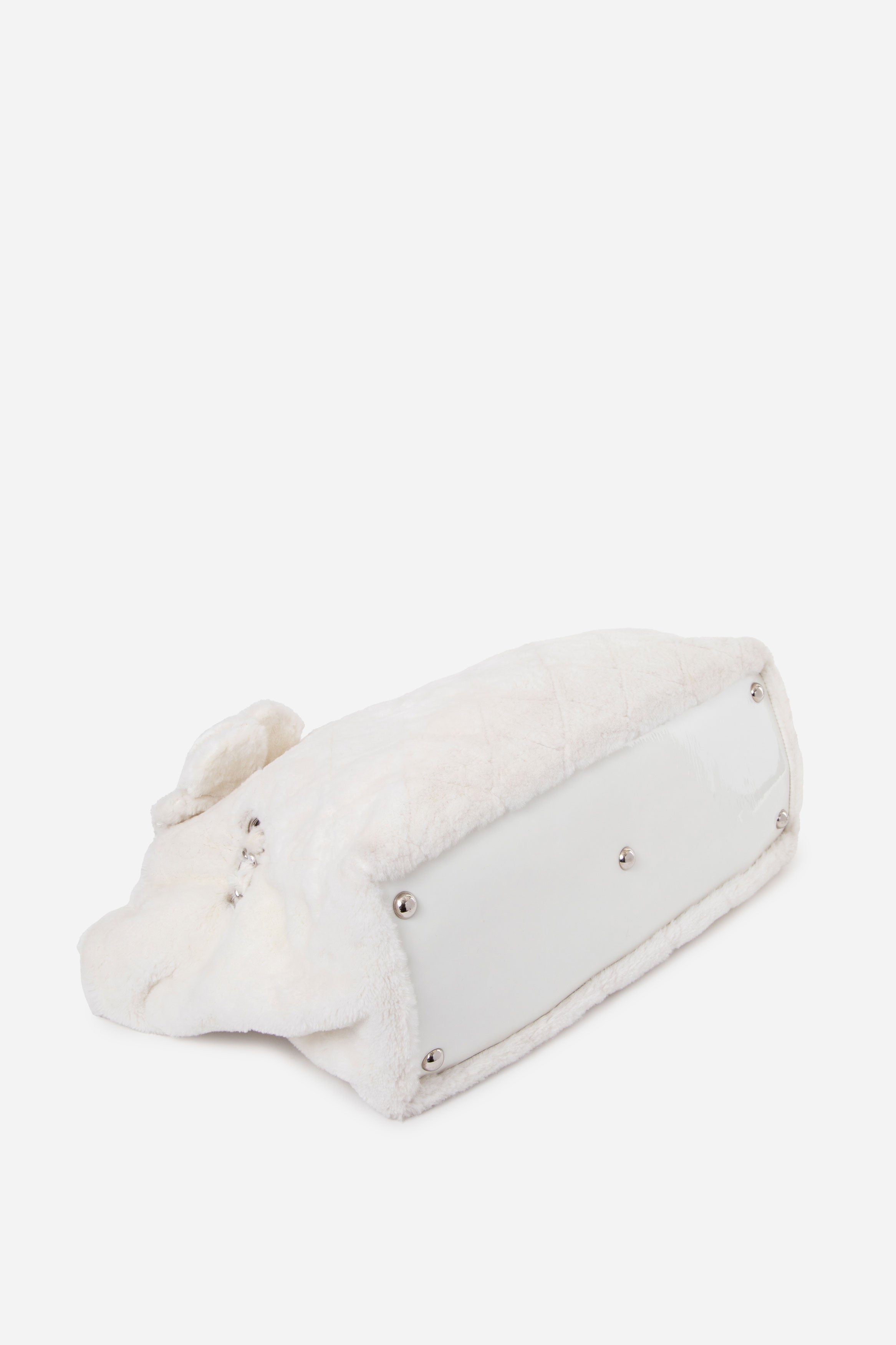 Pre-Owned Chanel 2010 White Quilted Fantasy Fur Camellia Tote