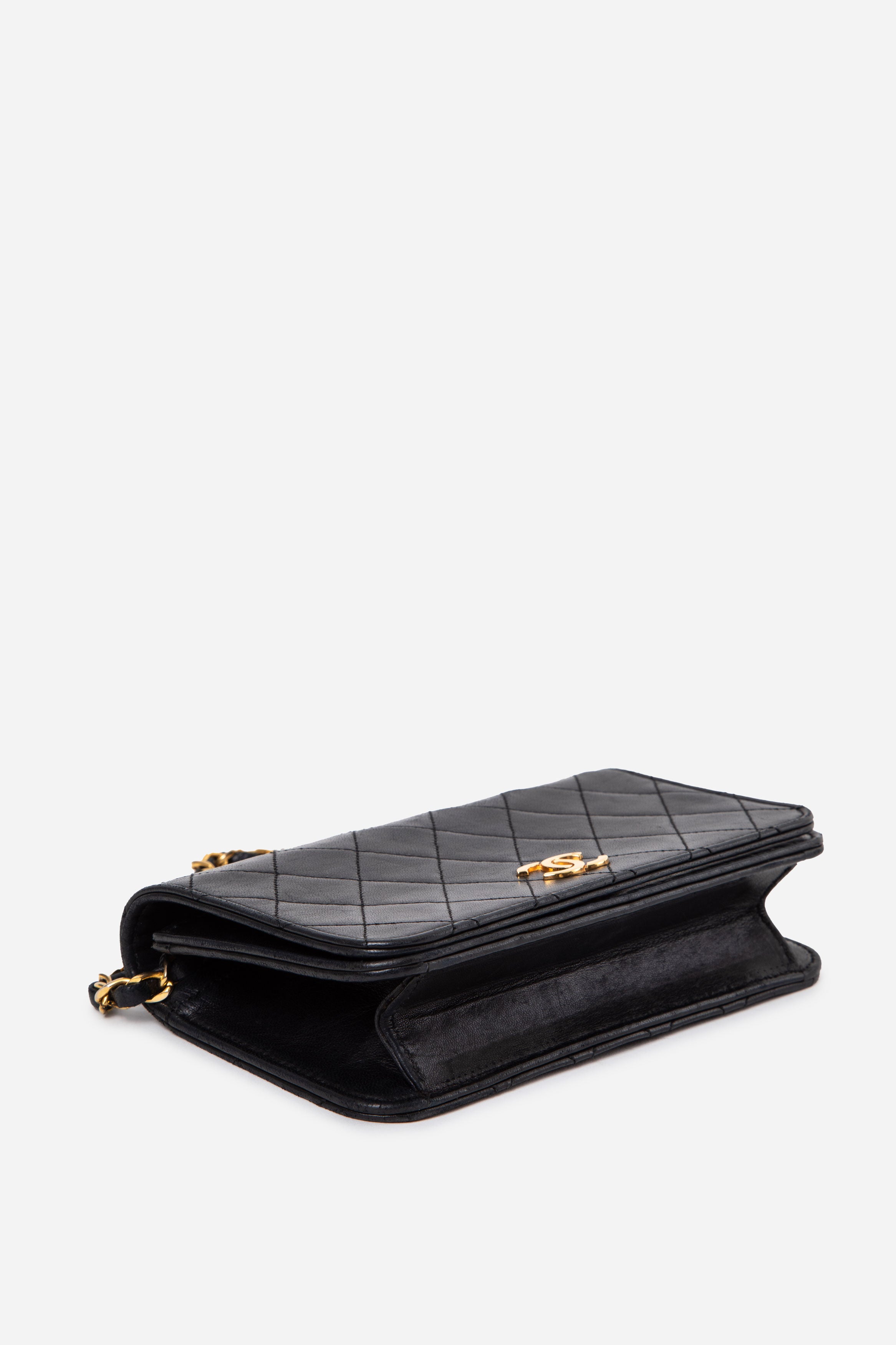 Pre-Owned Chanel 1996-1997 Black Lambskin Wallet On Chain