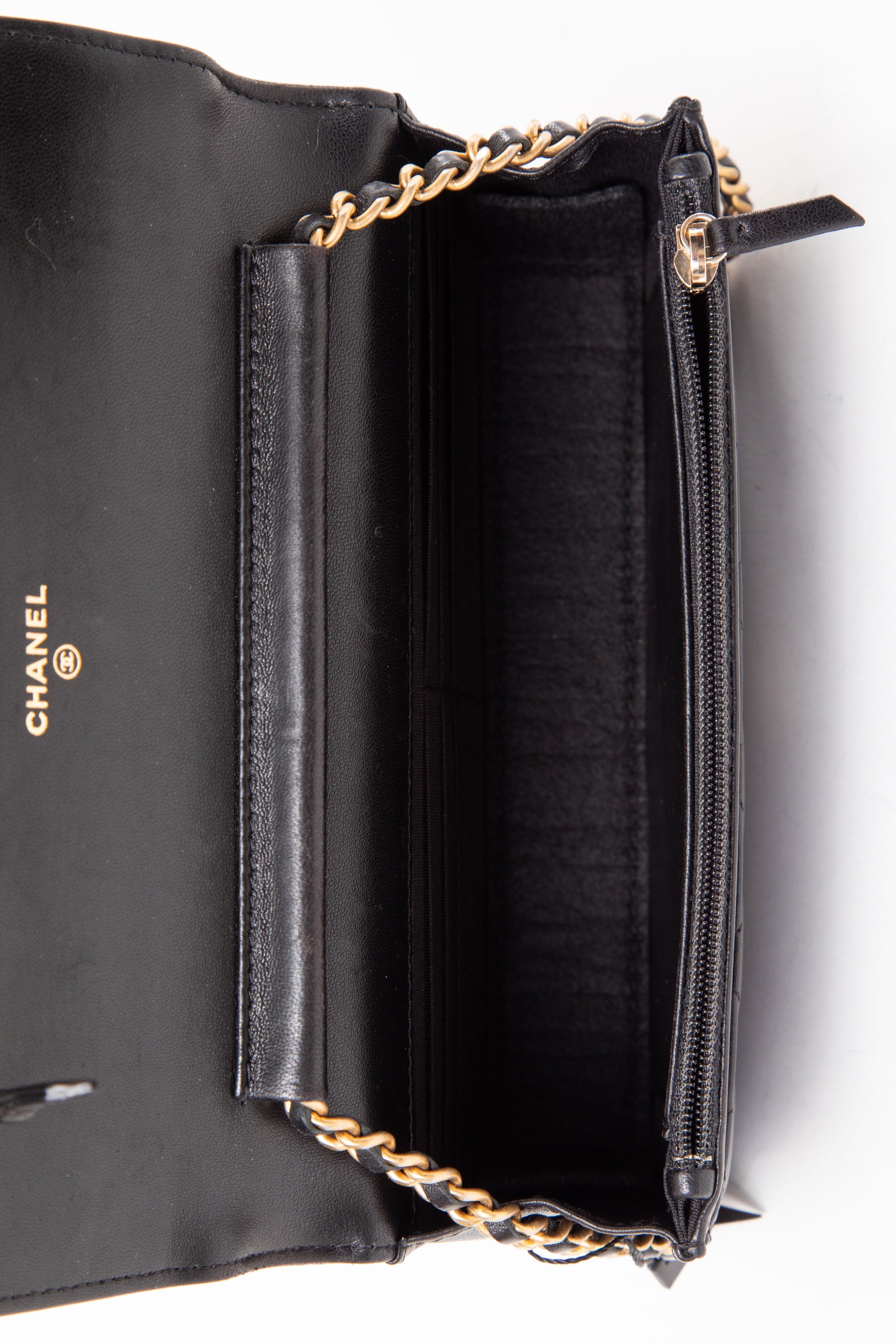 Pre-Owned Chanel 2015-2016 Lambskin Boy Wallet On Chain Black