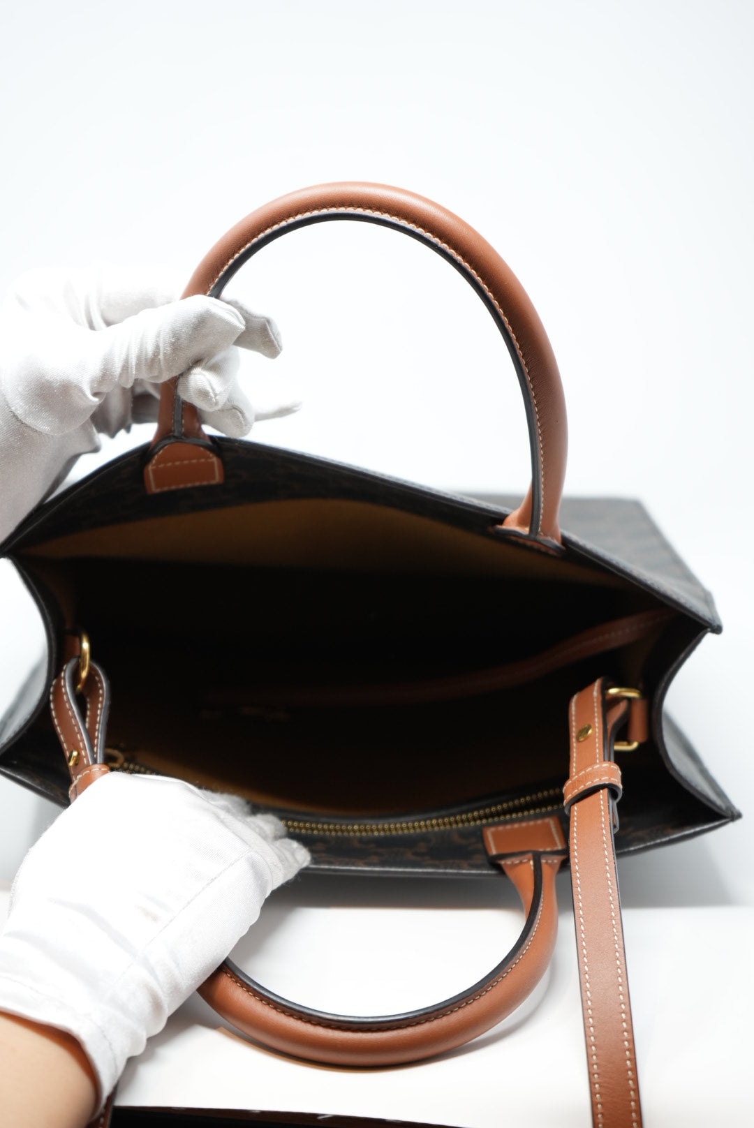 Celine SMALL CABAS VERTICAL IN TRIOMPHE