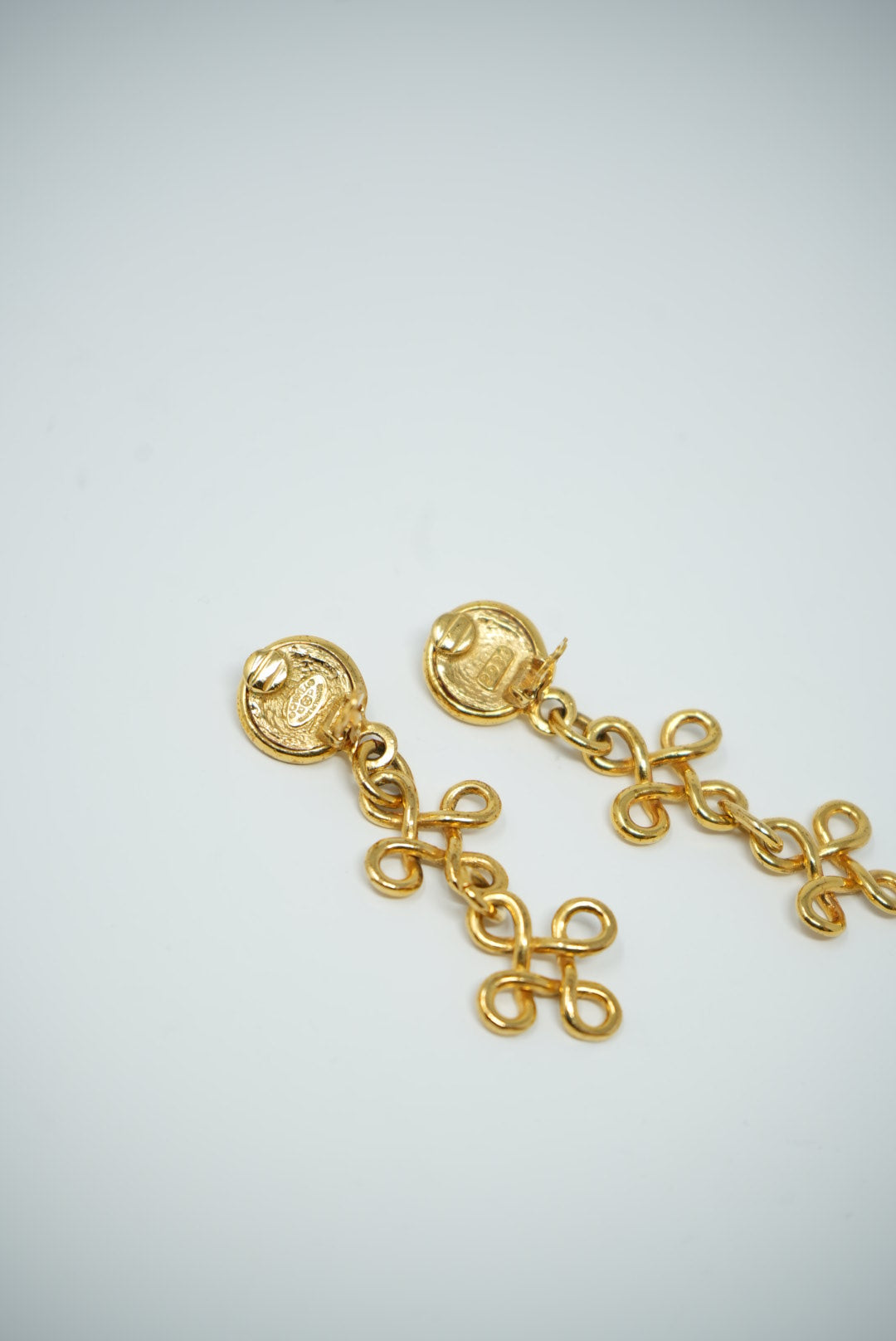 Pre-Owned CHANEL 1993 Dangle Earrings Gold Clip-On-93P