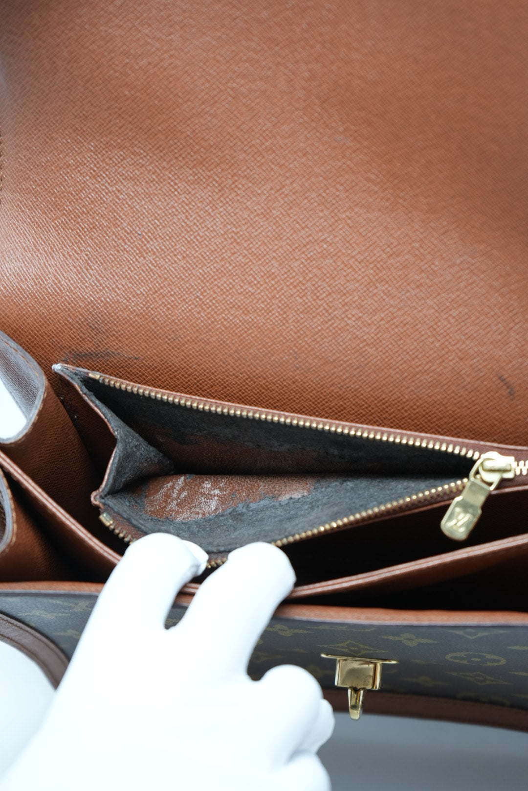 LOUIS VUITTON 90's Vintage Dauphine Shoulder Bag