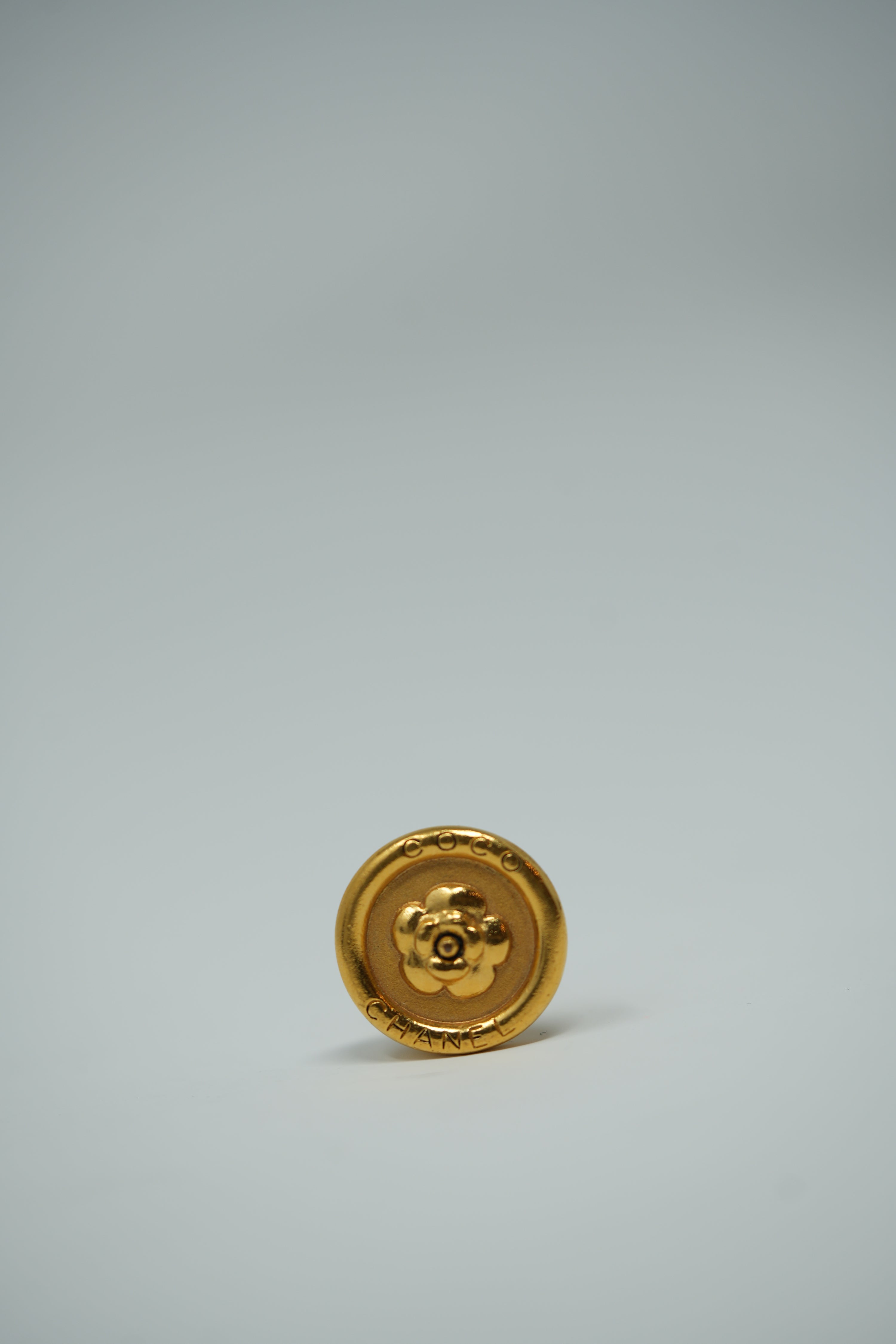 Pre-owned Chanel Cameilia Earrings Clip-on