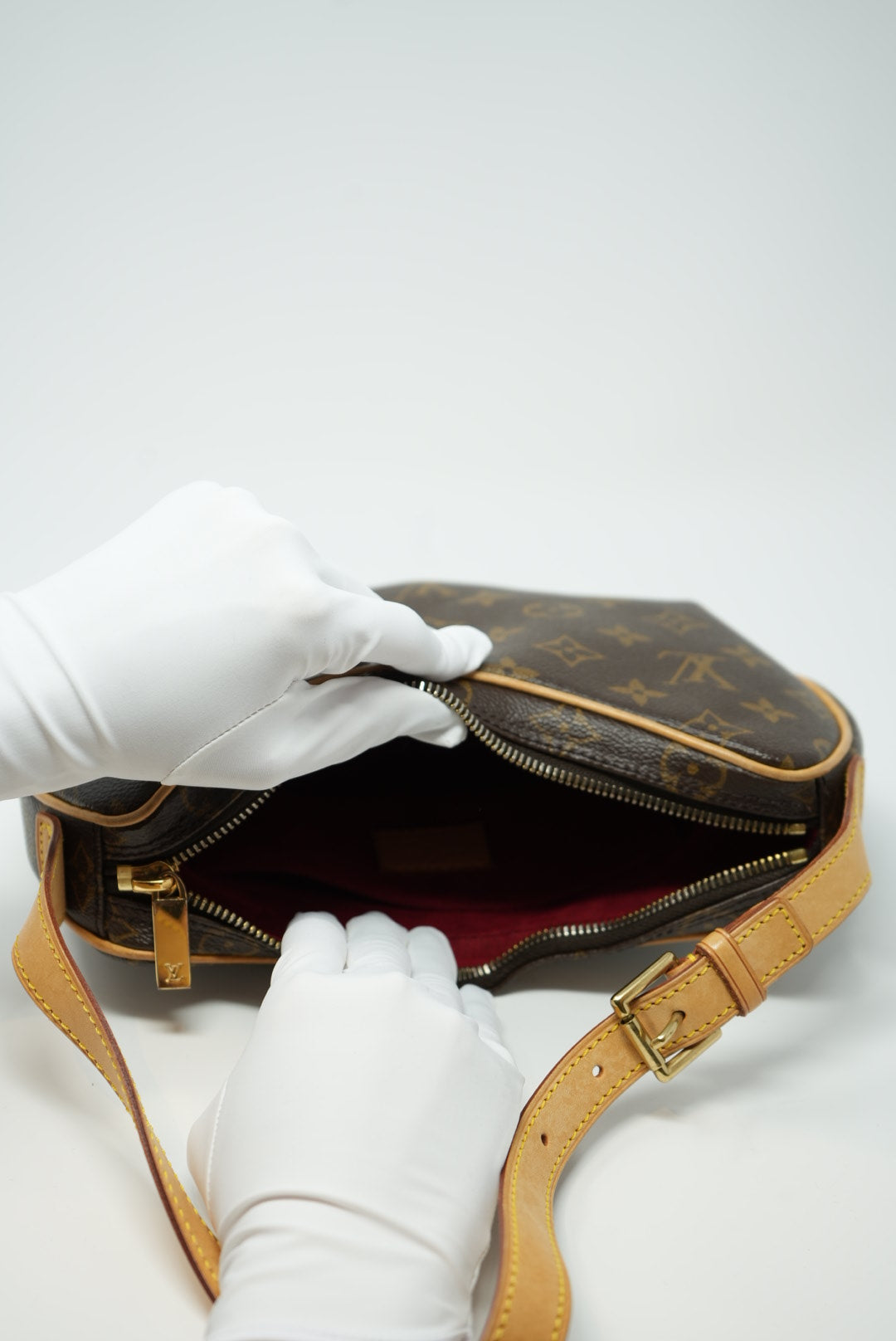 Louis Vuitton 2003 croissant Small Monogram