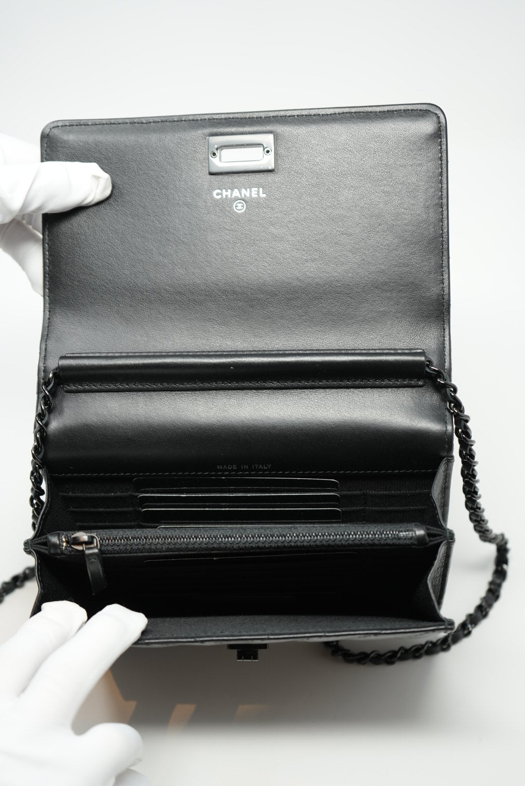 Pre-Owned Chanel Chevron 2.55 Black WOC