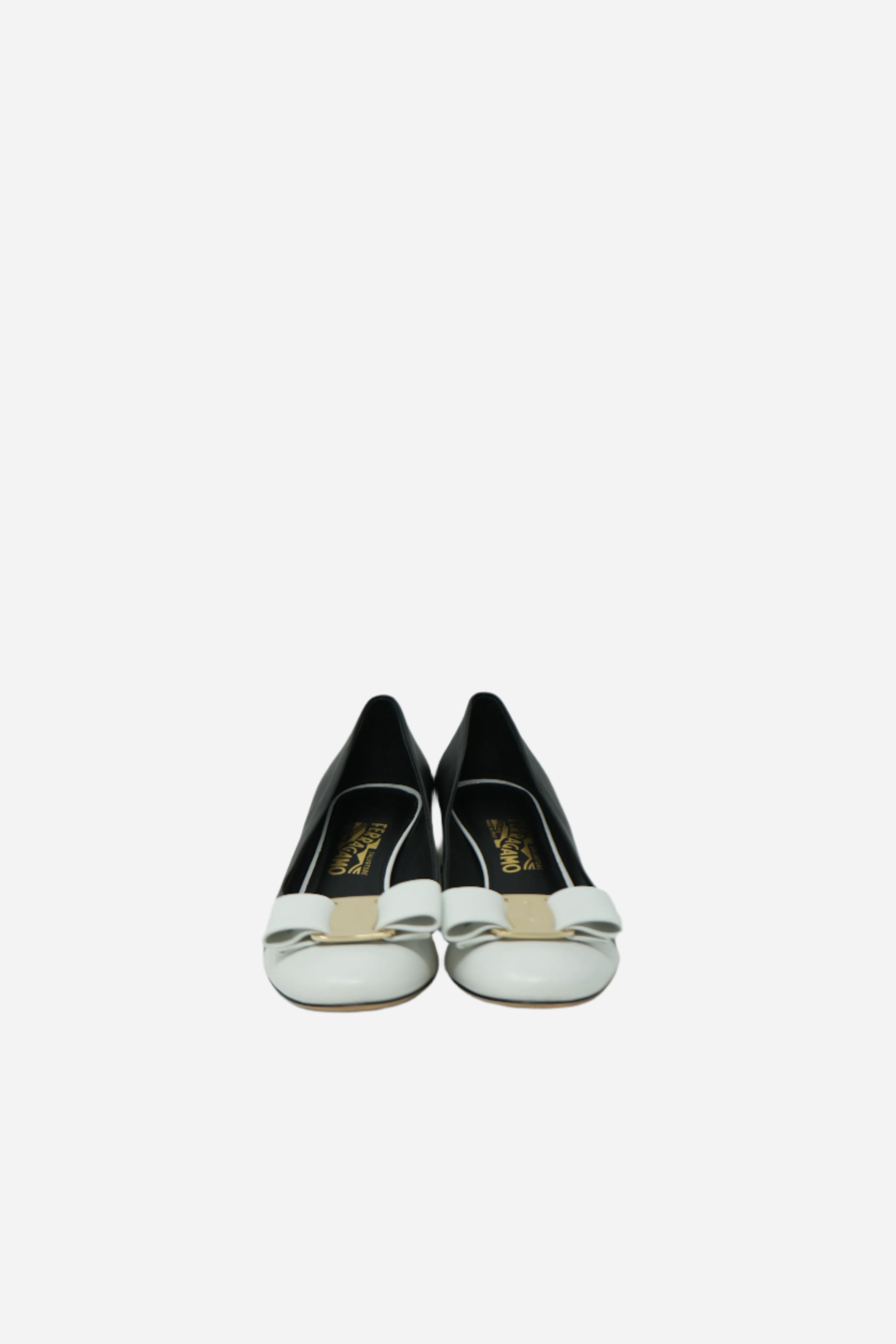 Ferragamo bow Block Heel Pumps