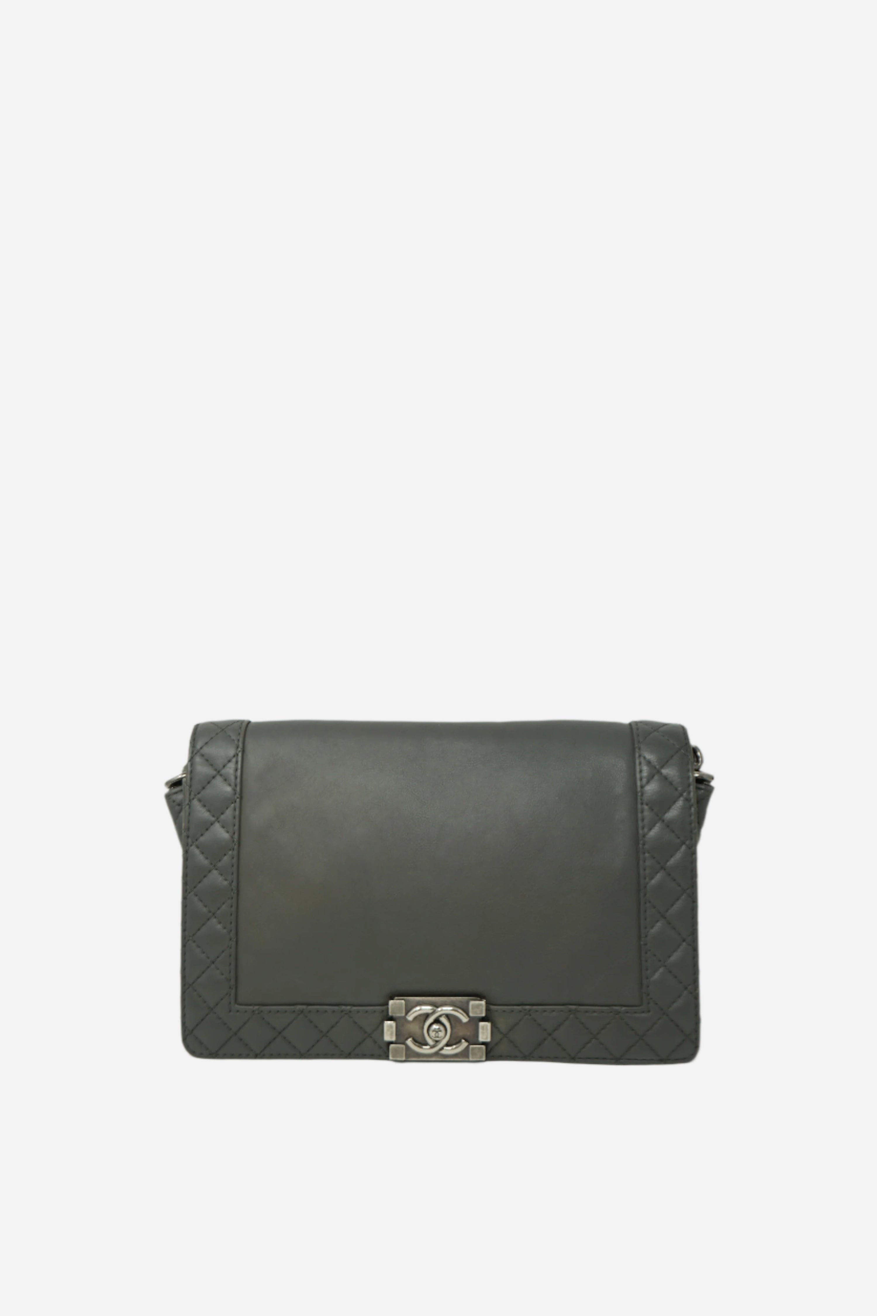Pre-owned Chanel Medium Reverso Boy Calf