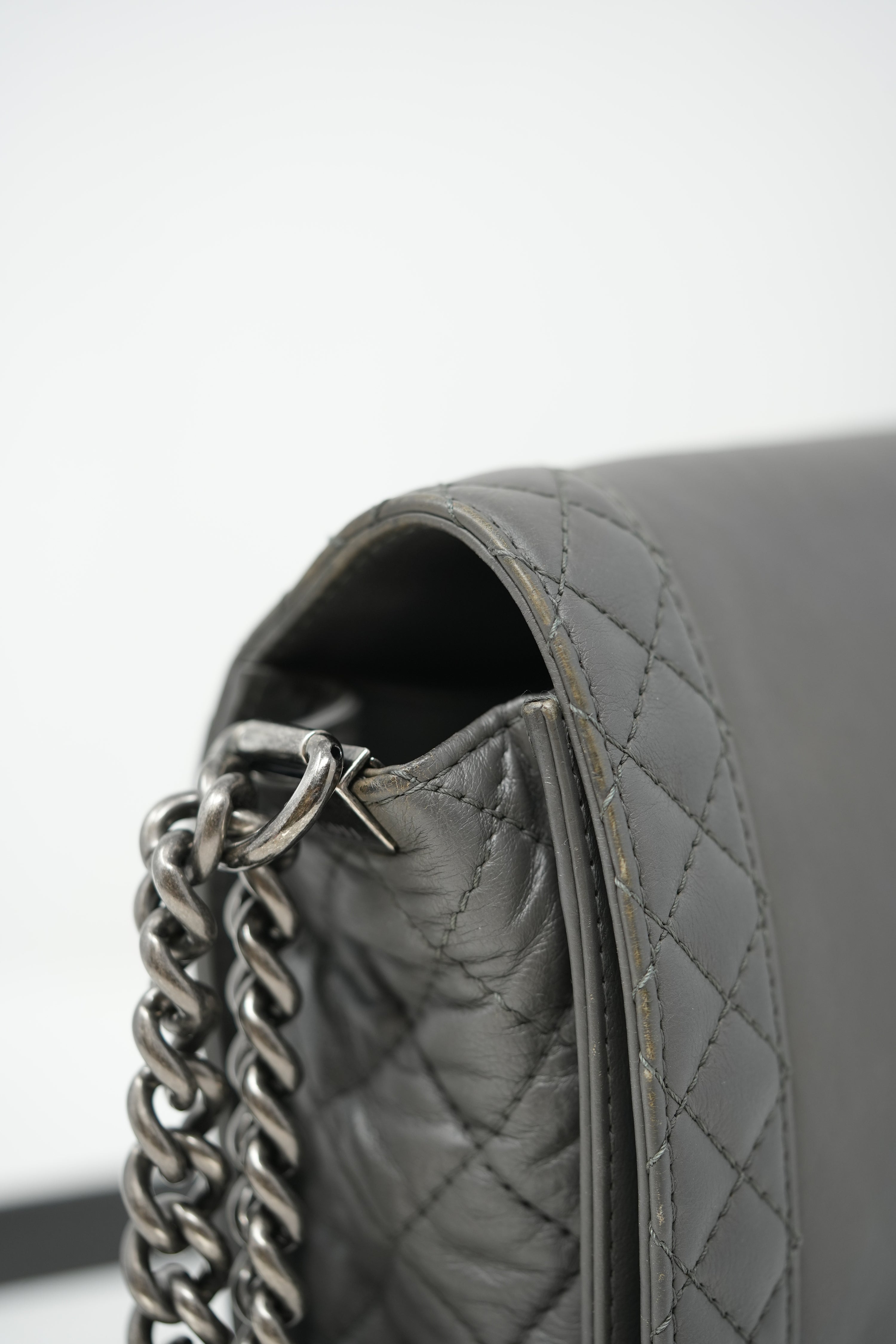 Pre-owned Chanel Medium Reverso Boy Calf