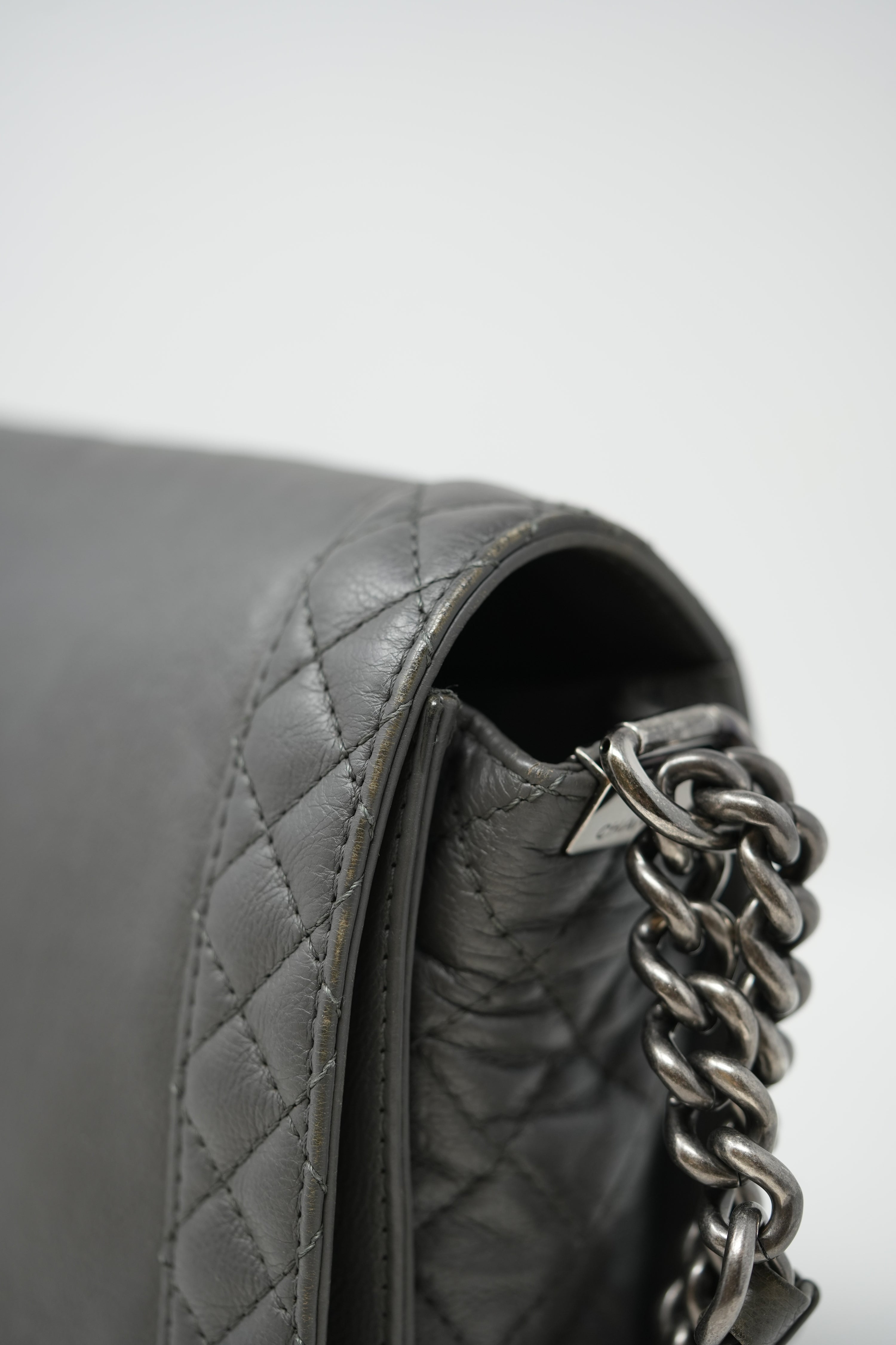 Pre-owned Chanel Medium Reverso Boy Calf