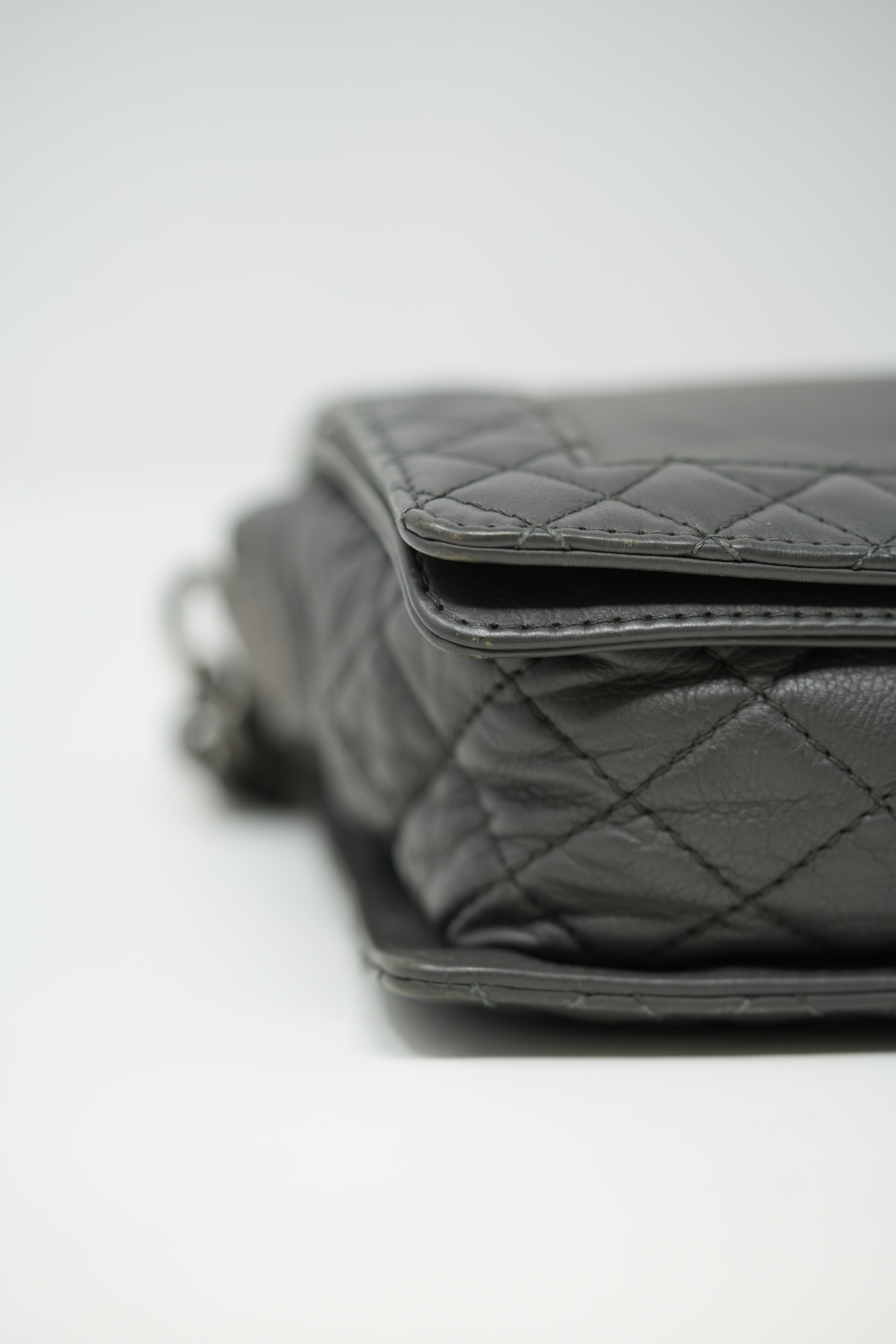 Pre-owned Chanel Medium Reverso Boy Calf