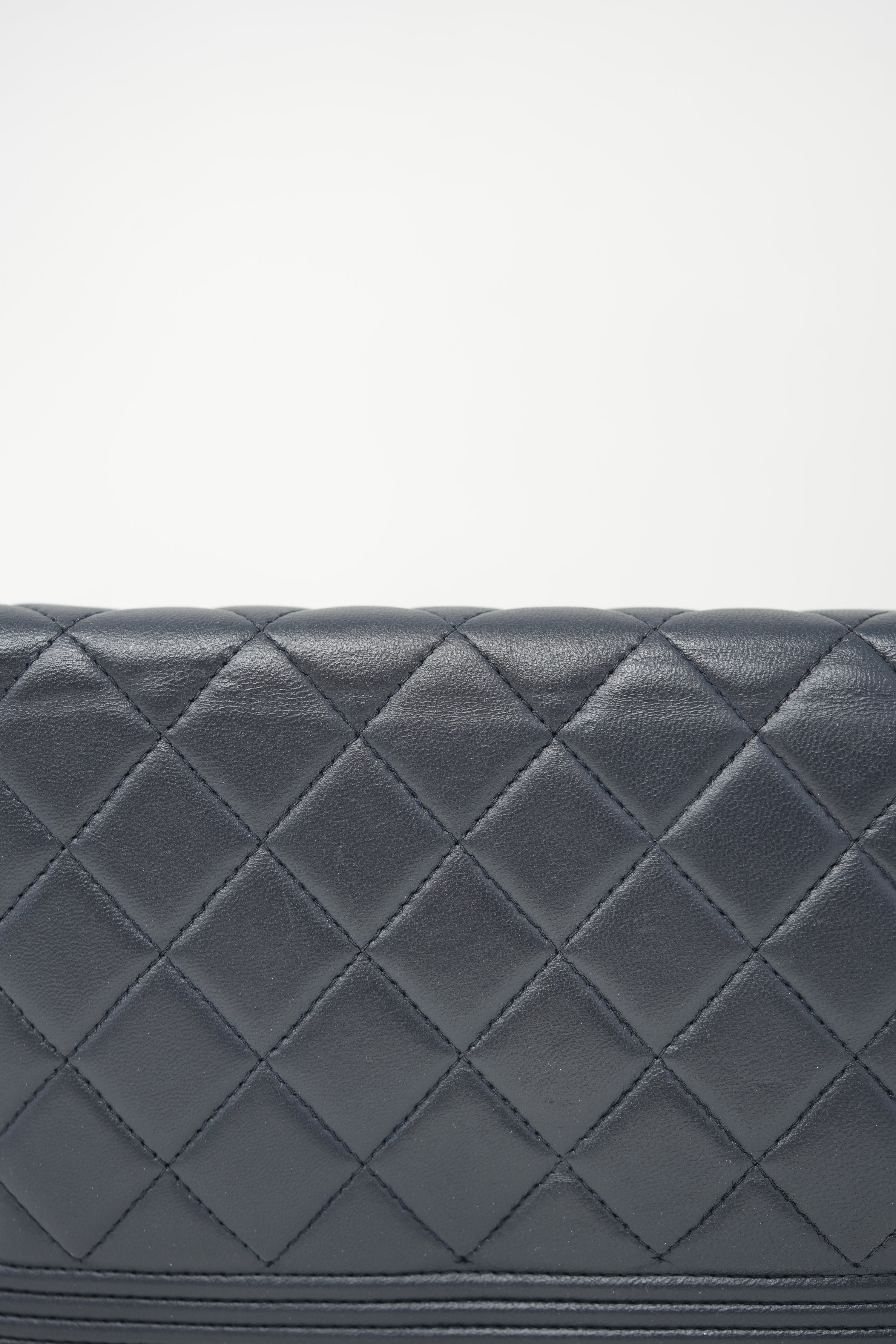 Pre-owned Chanel Boy Wallet On Chain Navy - Refurblished