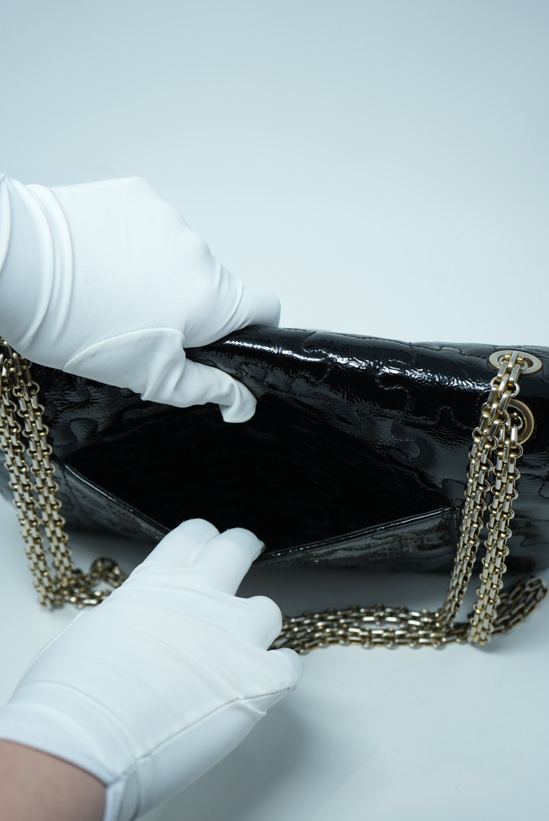 Pre-Owned Chanel Puzzle 2.55 Patent Black