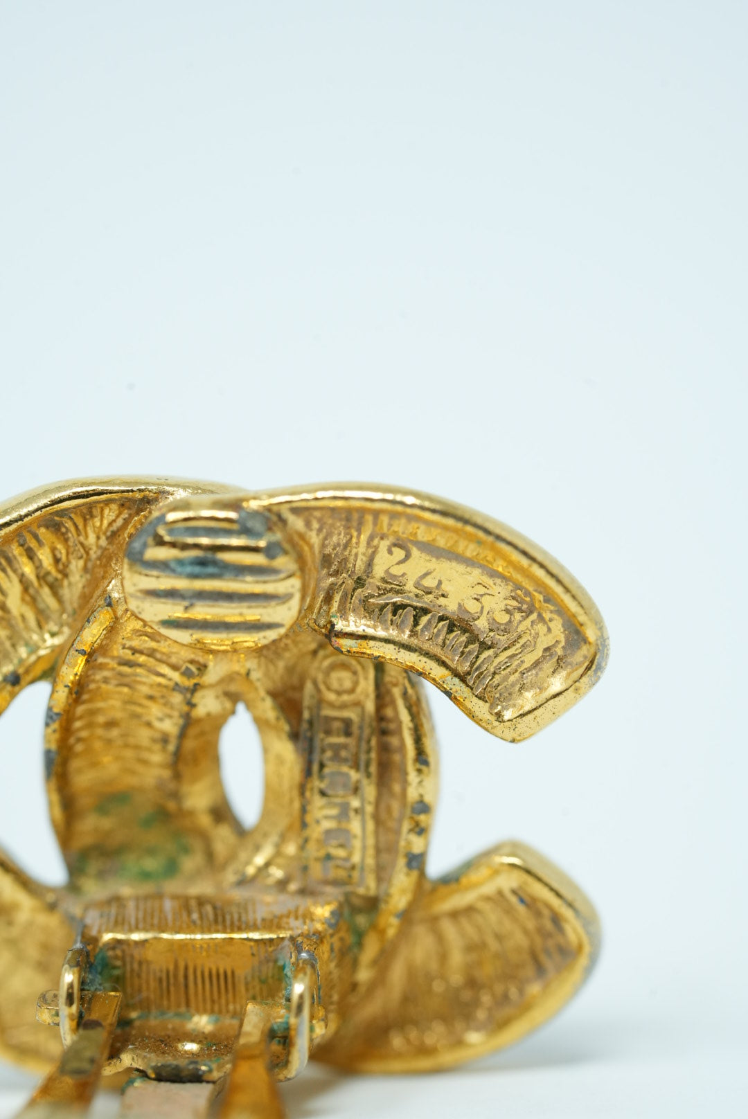 Pre-Owned CHANEL 80's CC Quilted Earrings Clip-On