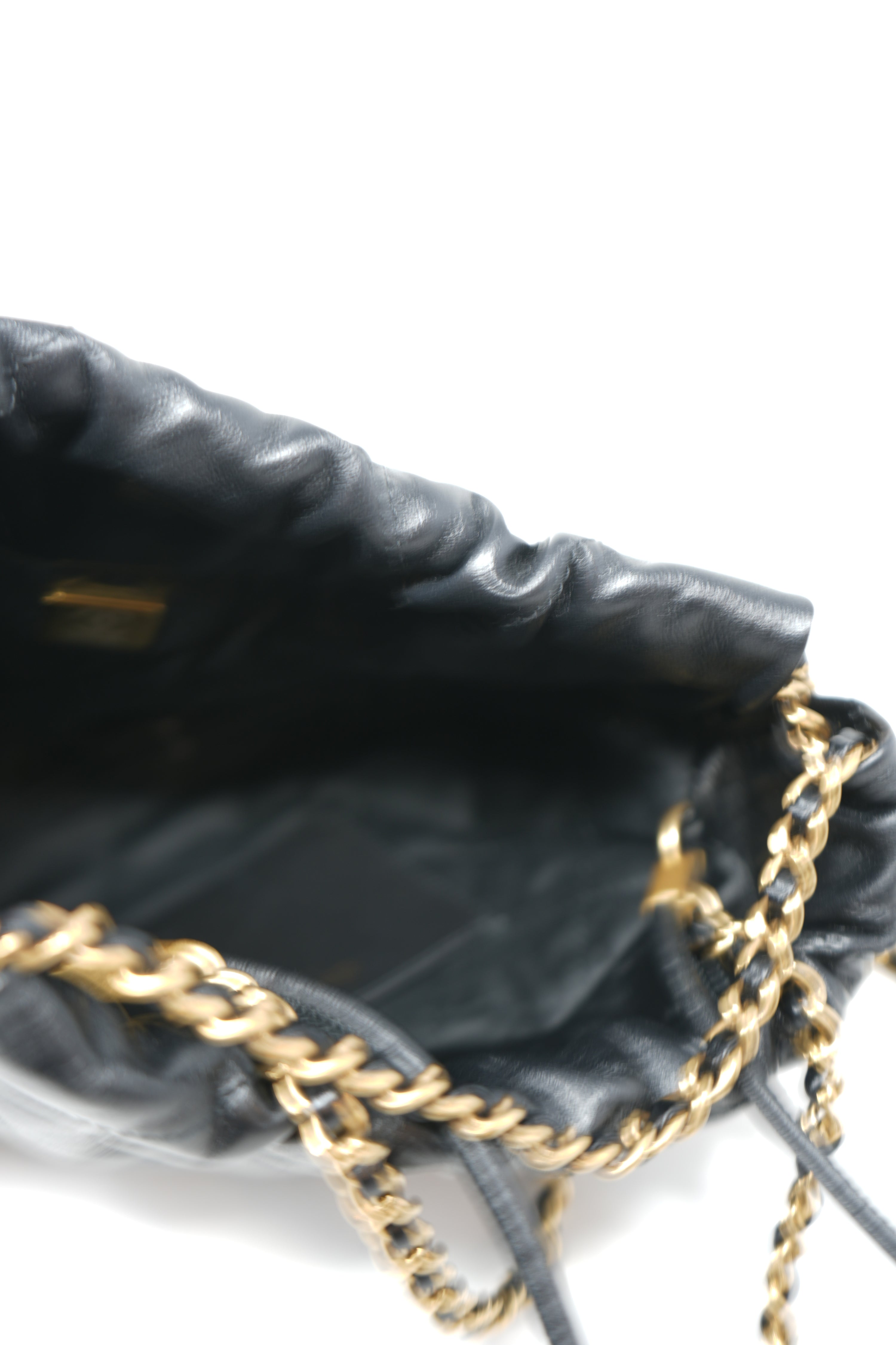 Pre-Owned Chanel 2023 Mini 22 Bag Black Calfskin