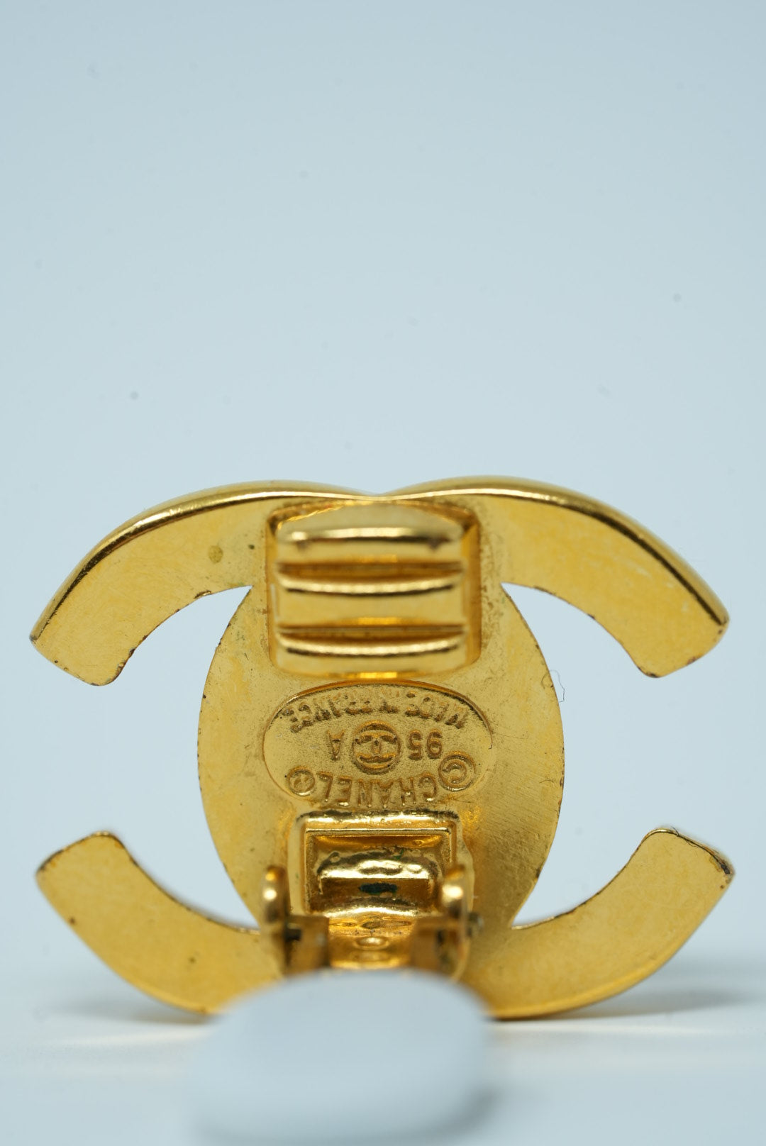 Pre-Owned Chanel Turn Lock Earrings Clip-on 1995