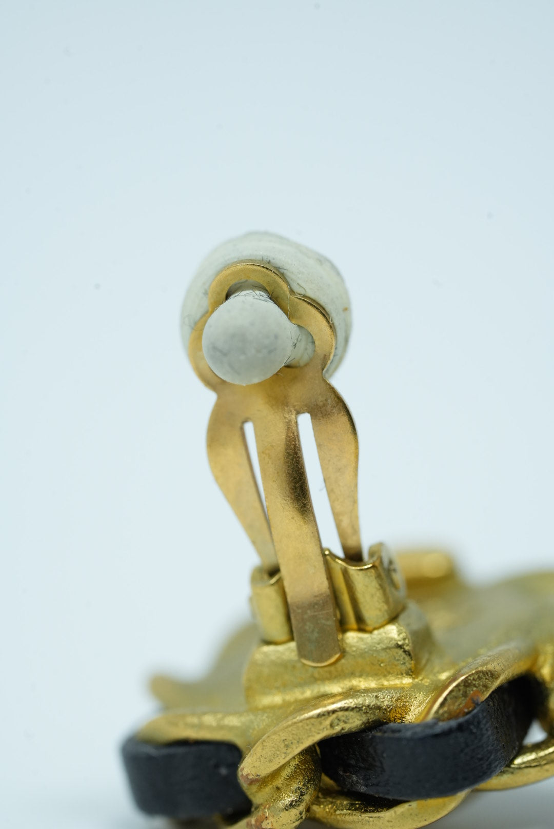 Pre-Owned Chanel 1994 Pearl Flower Earrings