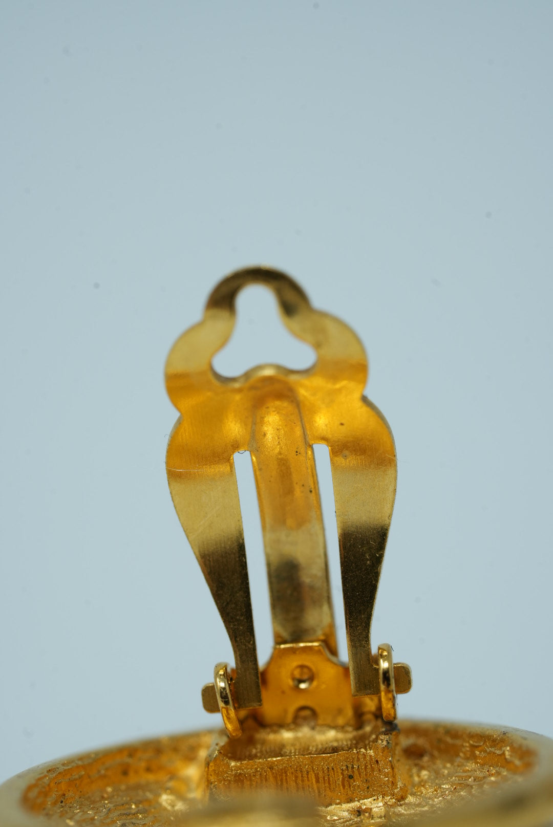 Pre-Owned Chanel CC Button Earrings clip-on