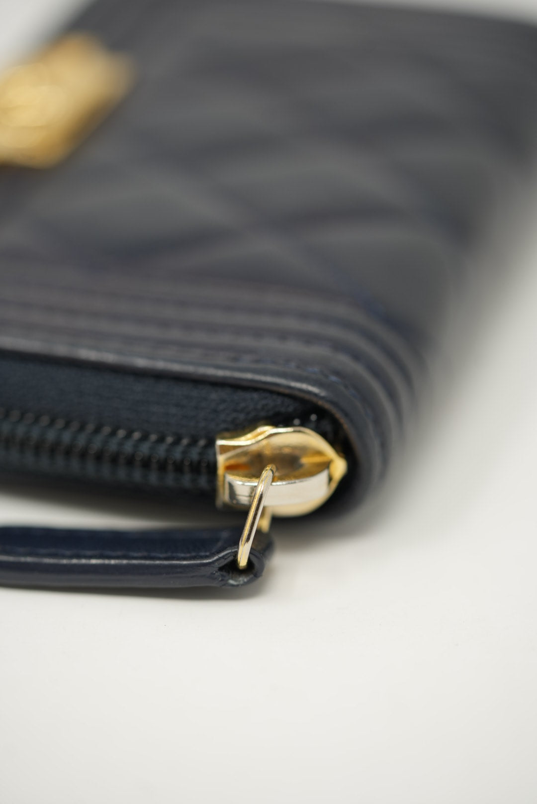 Pre-Owned Chanel Boy Zip up Card Holder 2015-2016