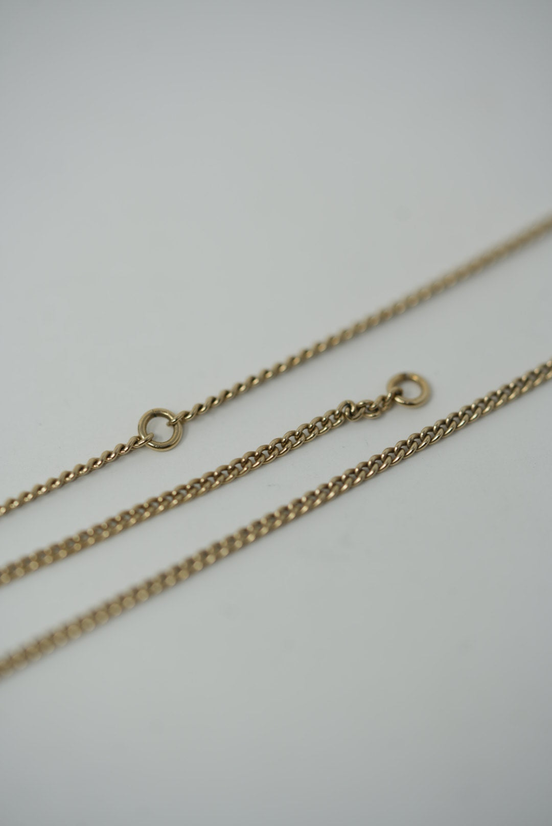 Pre-Owned Chanel 2013 Pink Faux Pearl CC Logo Necklace