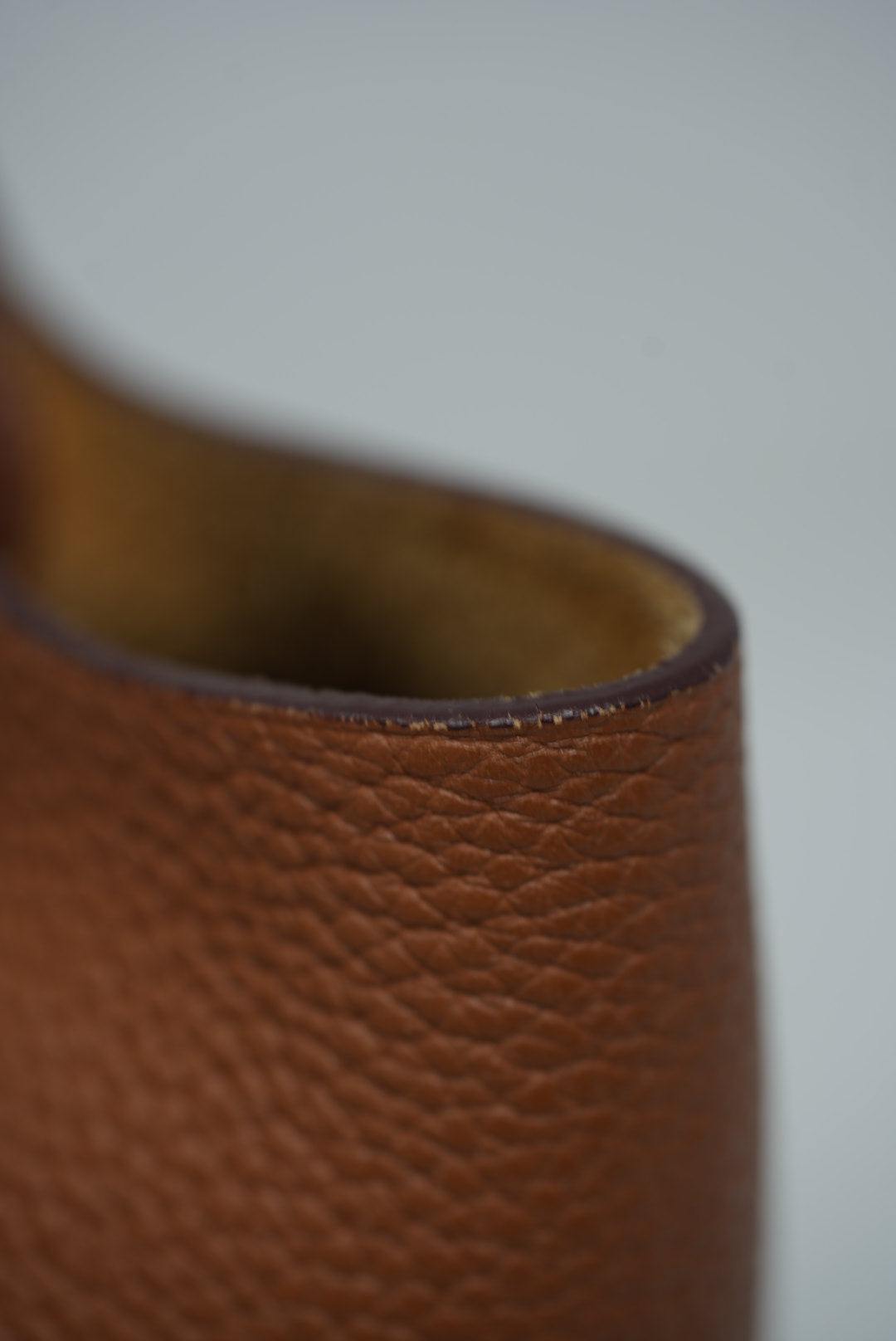 Hermès 2016 Gold Clemence Leather Picotin 18 Handbag