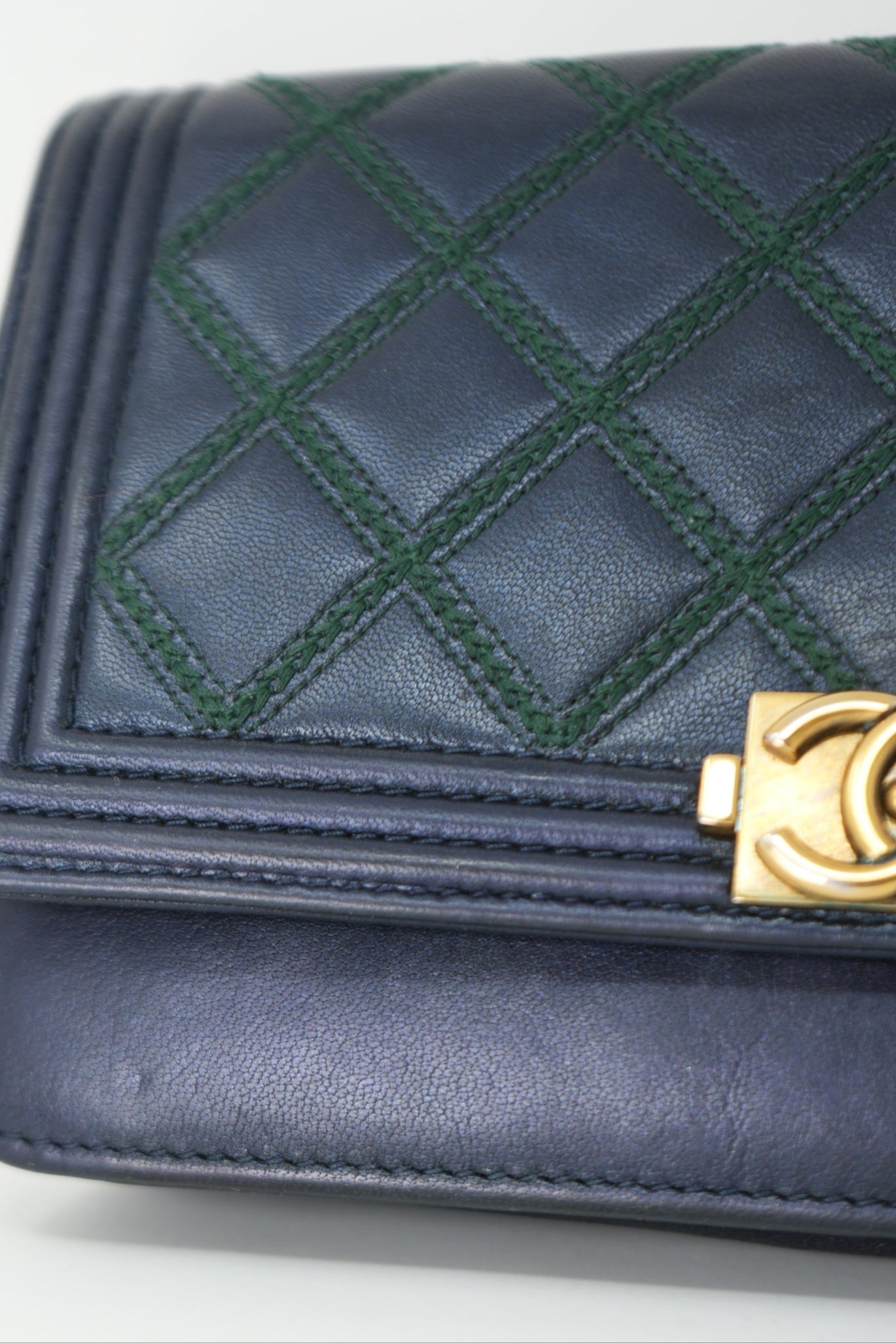 Pre-Owned Chanel Lambskin Boy Wallet On Chain Navy