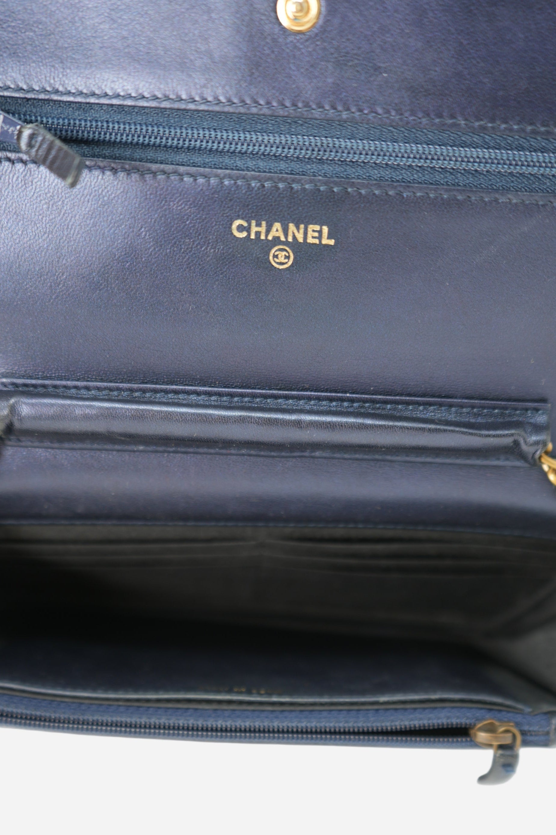 Pre-Owned Chanel Lambskin Boy Wallet On Chain Navy