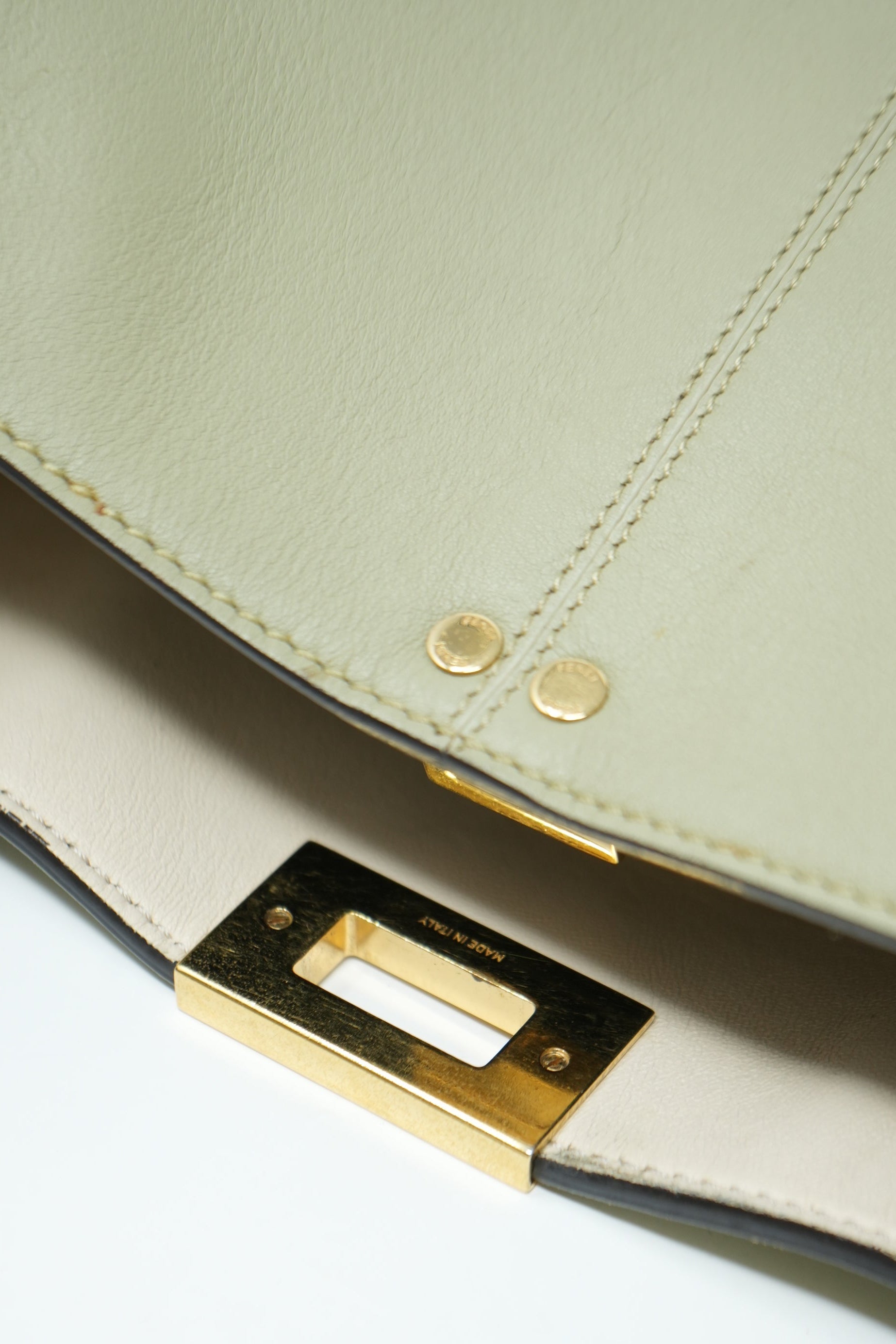 Fendi Vitello Seta Medium Peekaboo X-Lite Mandorlo