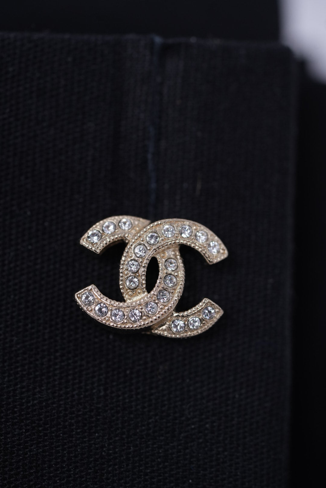 Pre-Owned Chanel CC Rhinestone Earrings 2022