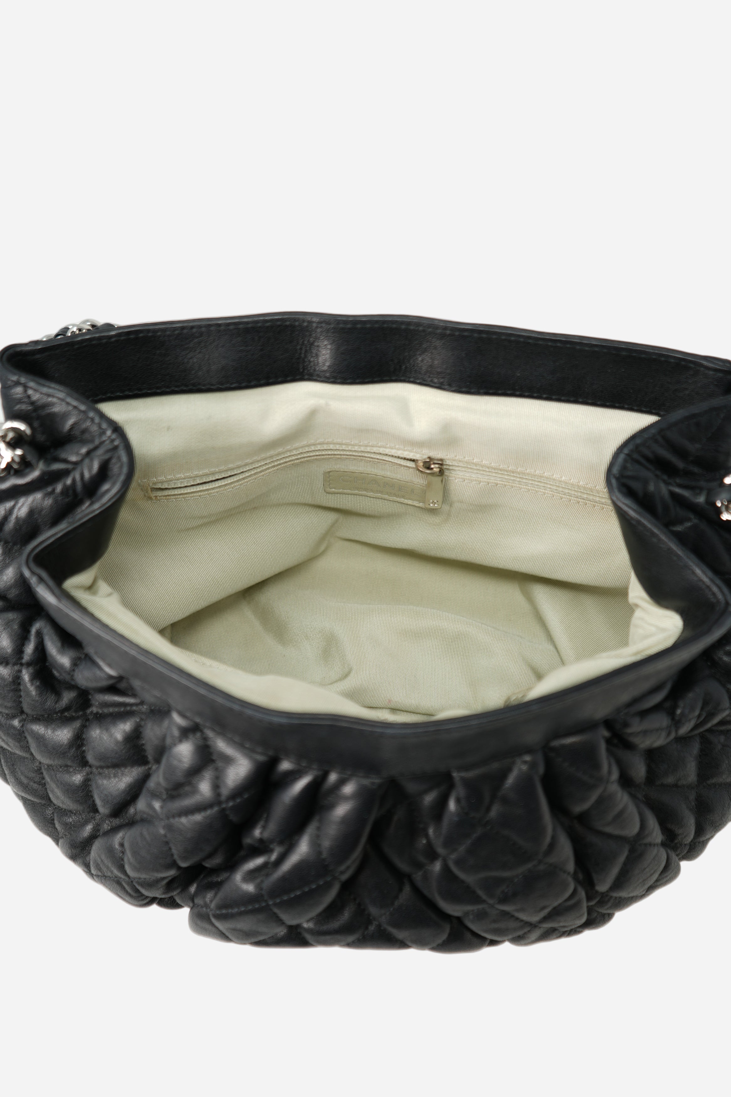 Pre-Owned Chanel Washed Lambskin Quilted Large Chain Around Bag Black
