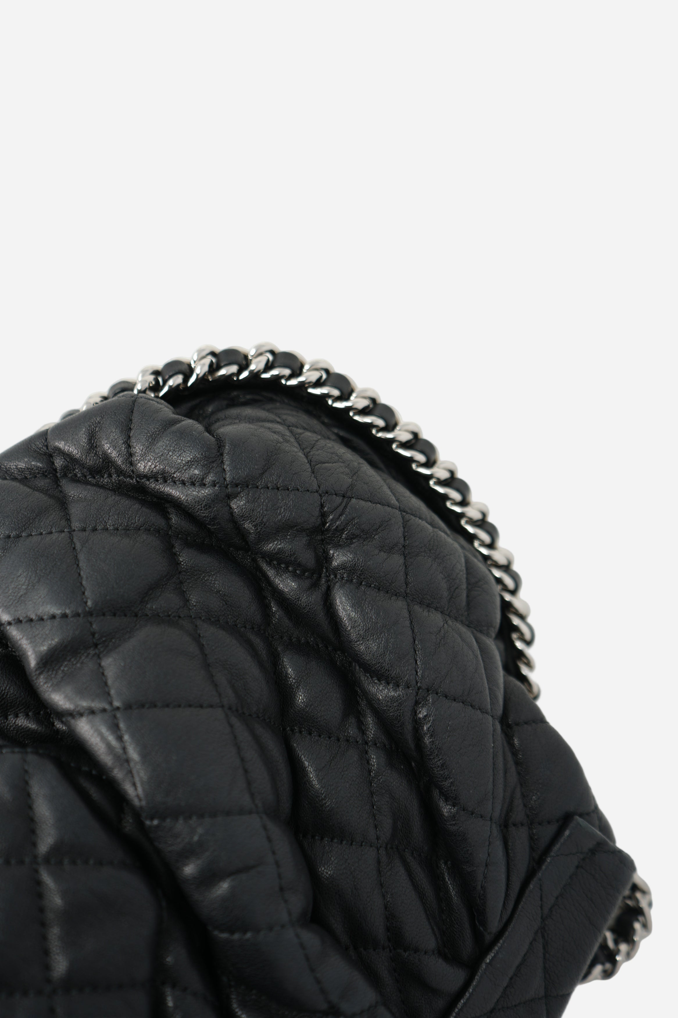 Pre-Owned Chanel Washed Lambskin Quilted Large Chain Around Bag Black