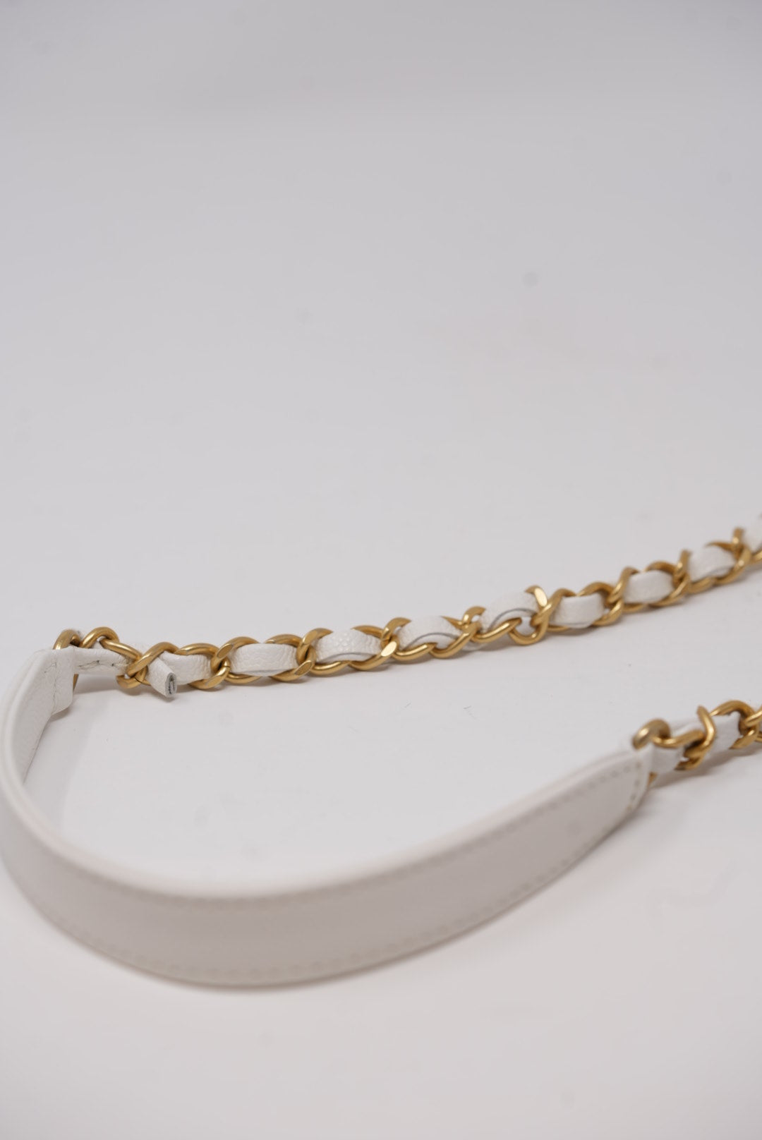 Pre-Owned Chanel 22K Flap with Top Handle Caviar