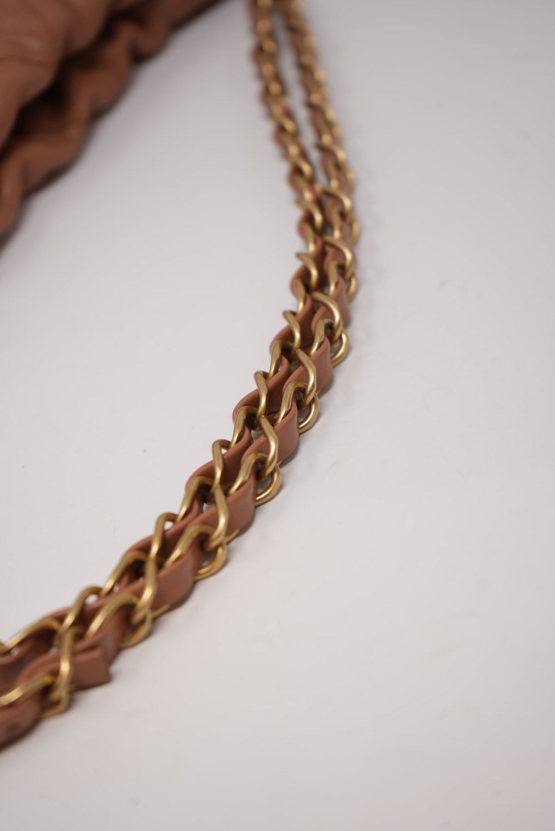 Pre-Owned Chanel 22 HandBag Calfskin Camel