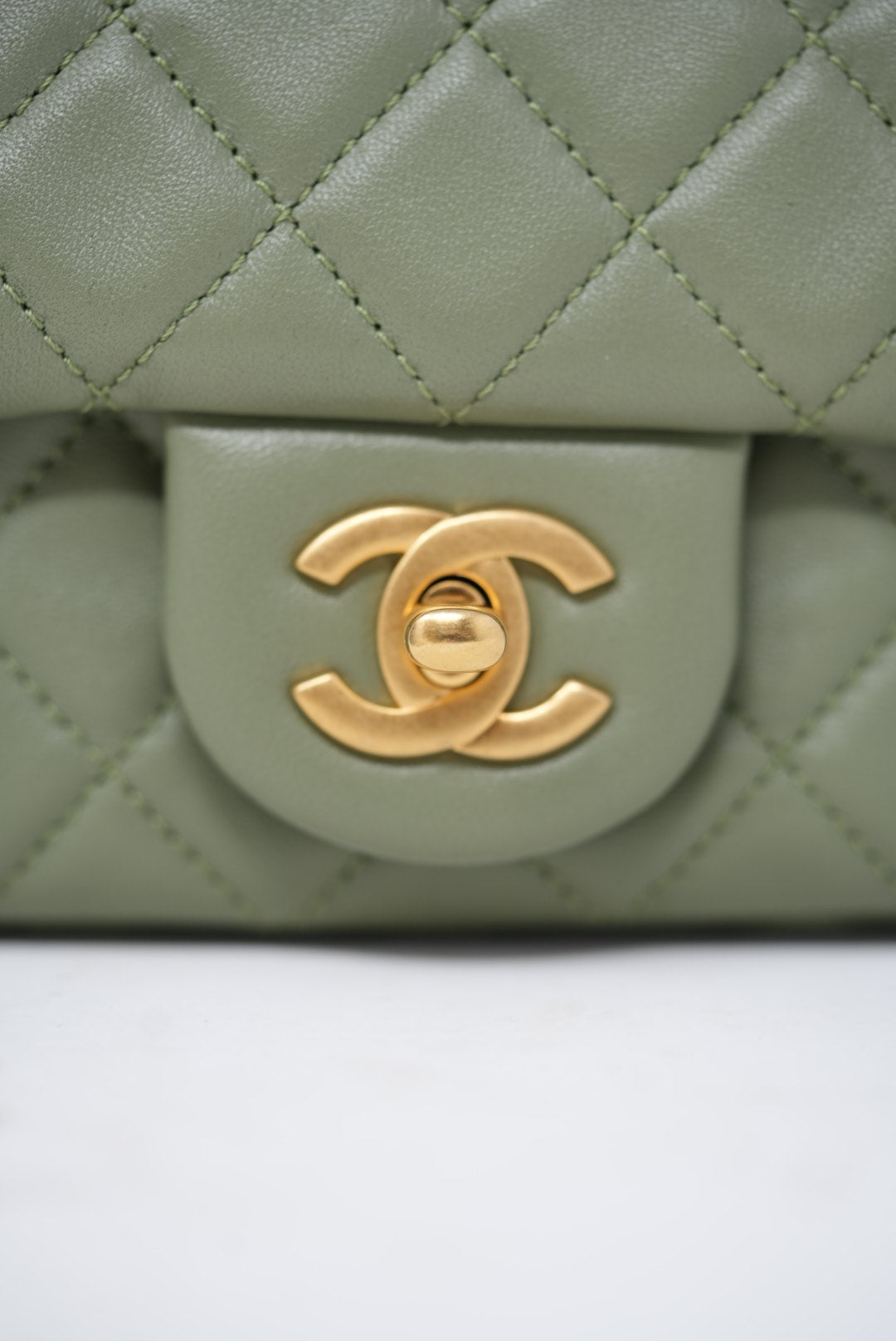 Pre-Owned CHANEL Pearl Crush Mini Rectangular Flap