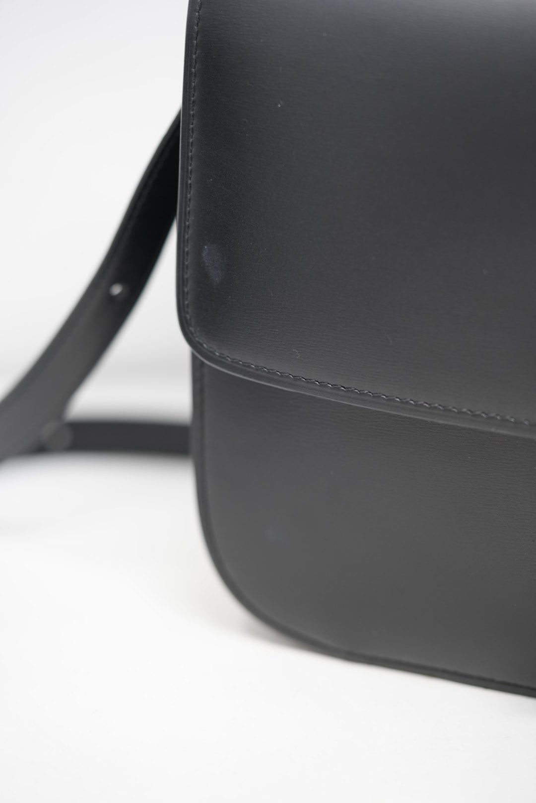 Celine Calfskin Medium Classic Box 2016 Refurnished
