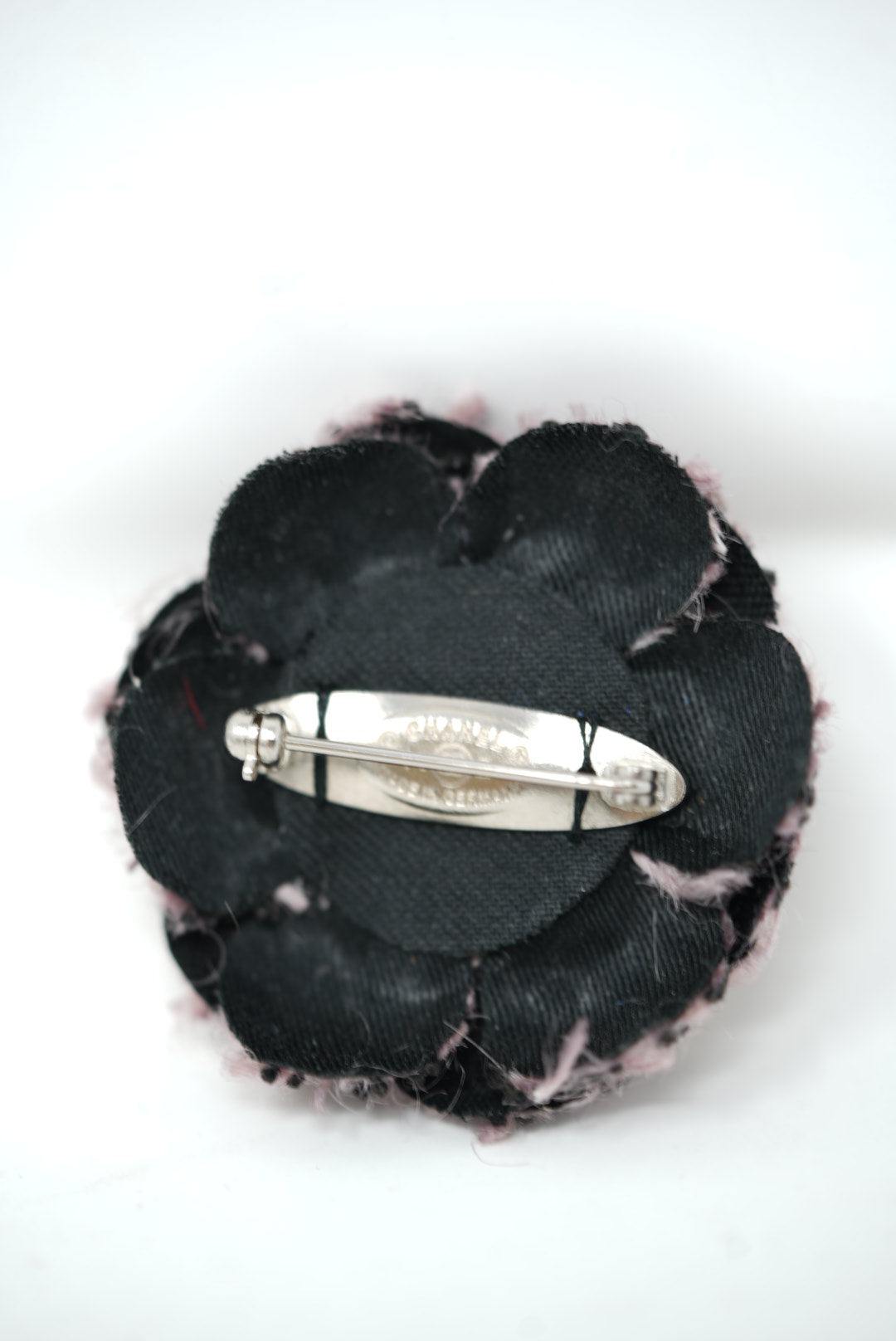 Pre-Owned Chanel Mini Flower Brooch 2014