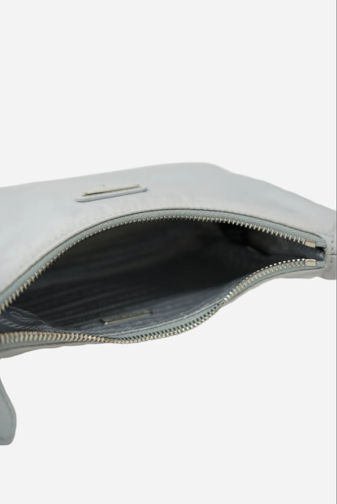 Prada Re-Edition 2005 Re-Nylon bag Missing chain&pouch