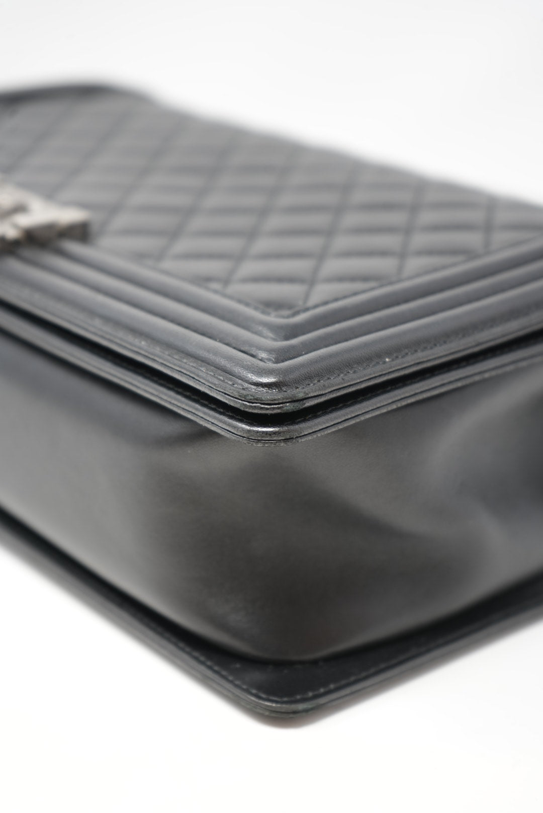 Pre-Owned Chanel LARGE BOY HANDBAG Black 2014