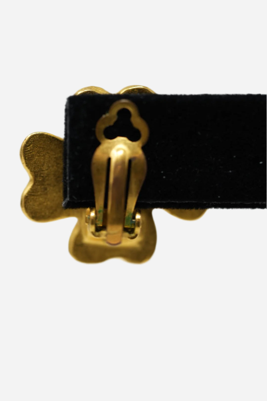 Pre-Owned Chanel 1995 Clover Earrings Clip-On