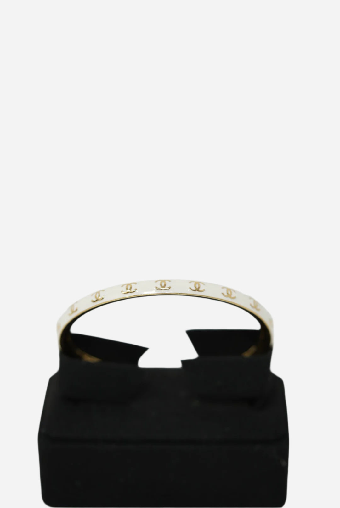 Pre-Owned Chanel 2024 Resin CC Cuff