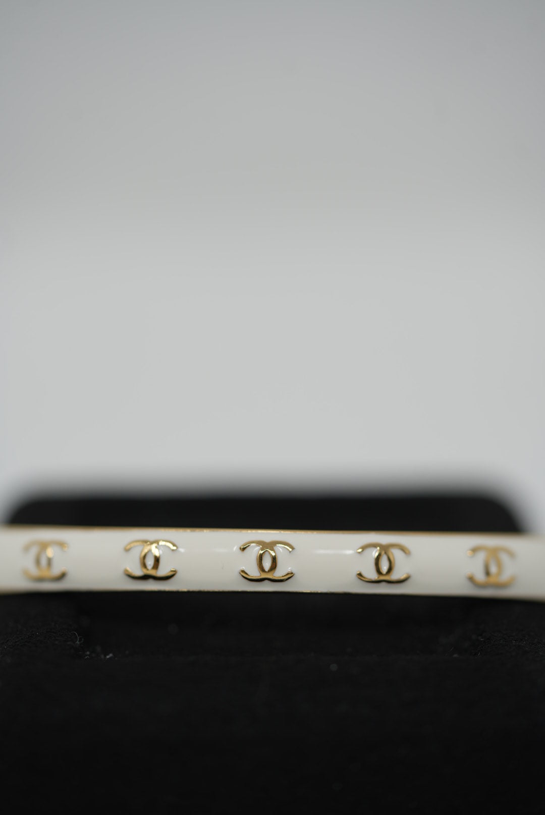 Pre-Owned Chanel 2024 Resin CC Cuff