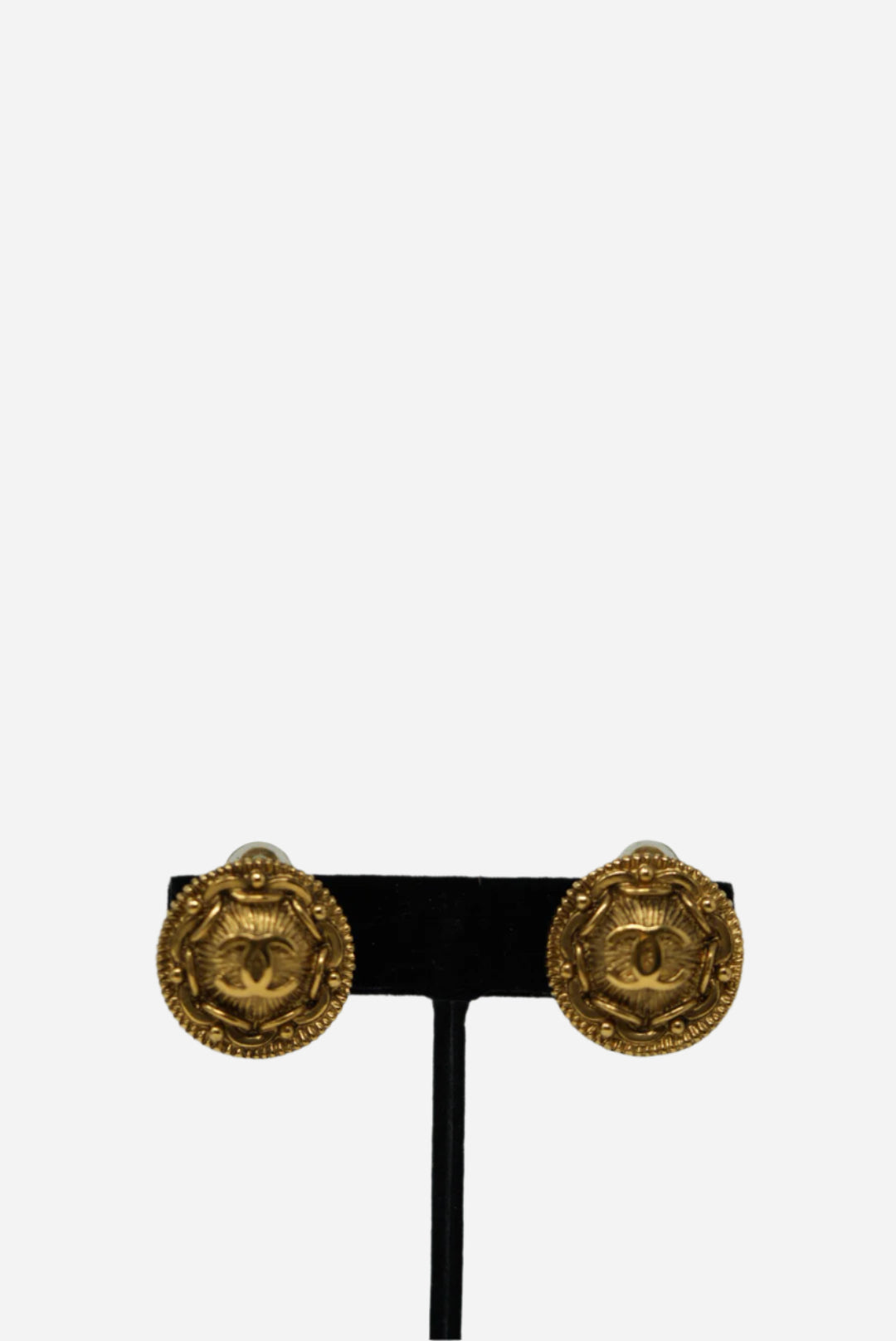 Pre-Owned Chanel CC Logo Clip-on Earrings