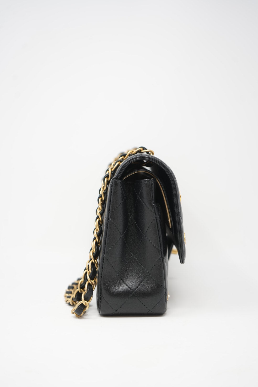 Pre-Owned Chanel Rue Cambon Charms Double Flap 2021 Lambksin Medium