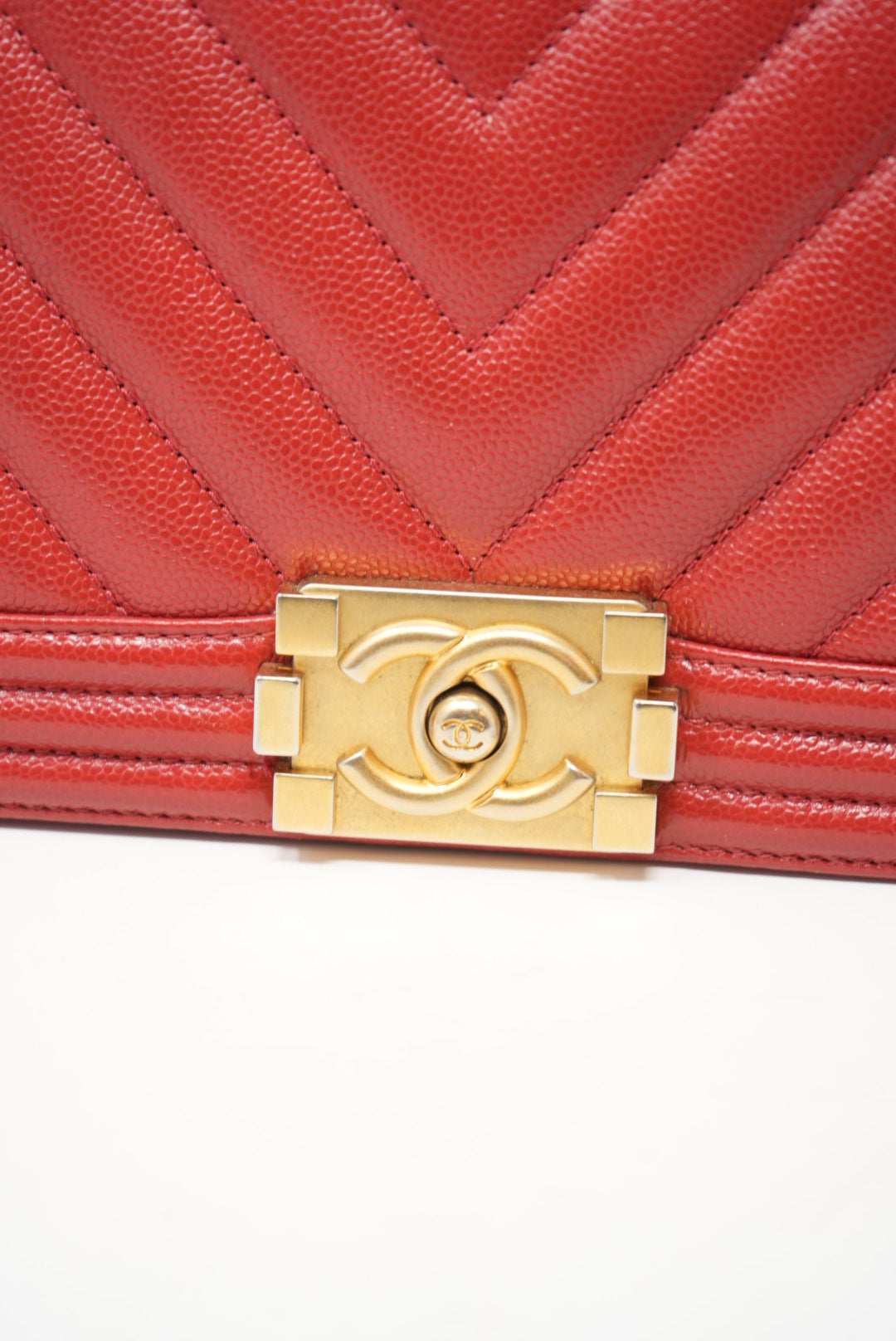 Pre-owned Chanel 2018-2019 Chevron Medium Boy Bag