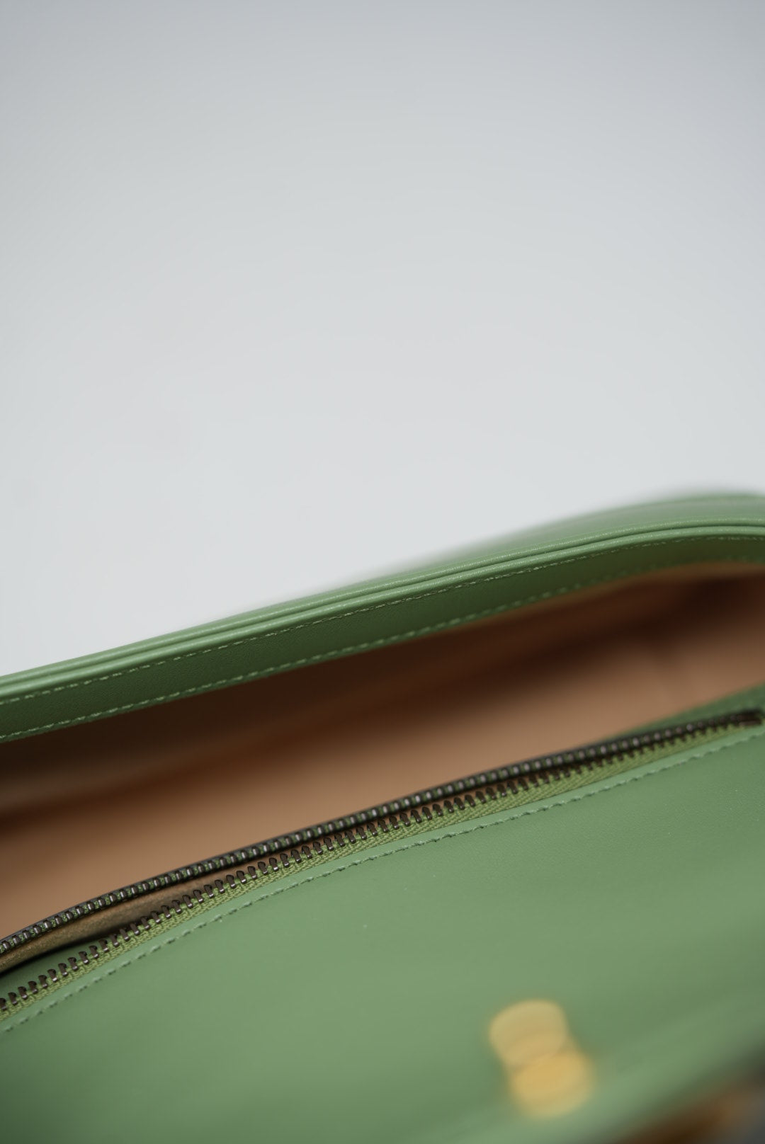 Gucci Marmont Handbag Green Medium-Giftable