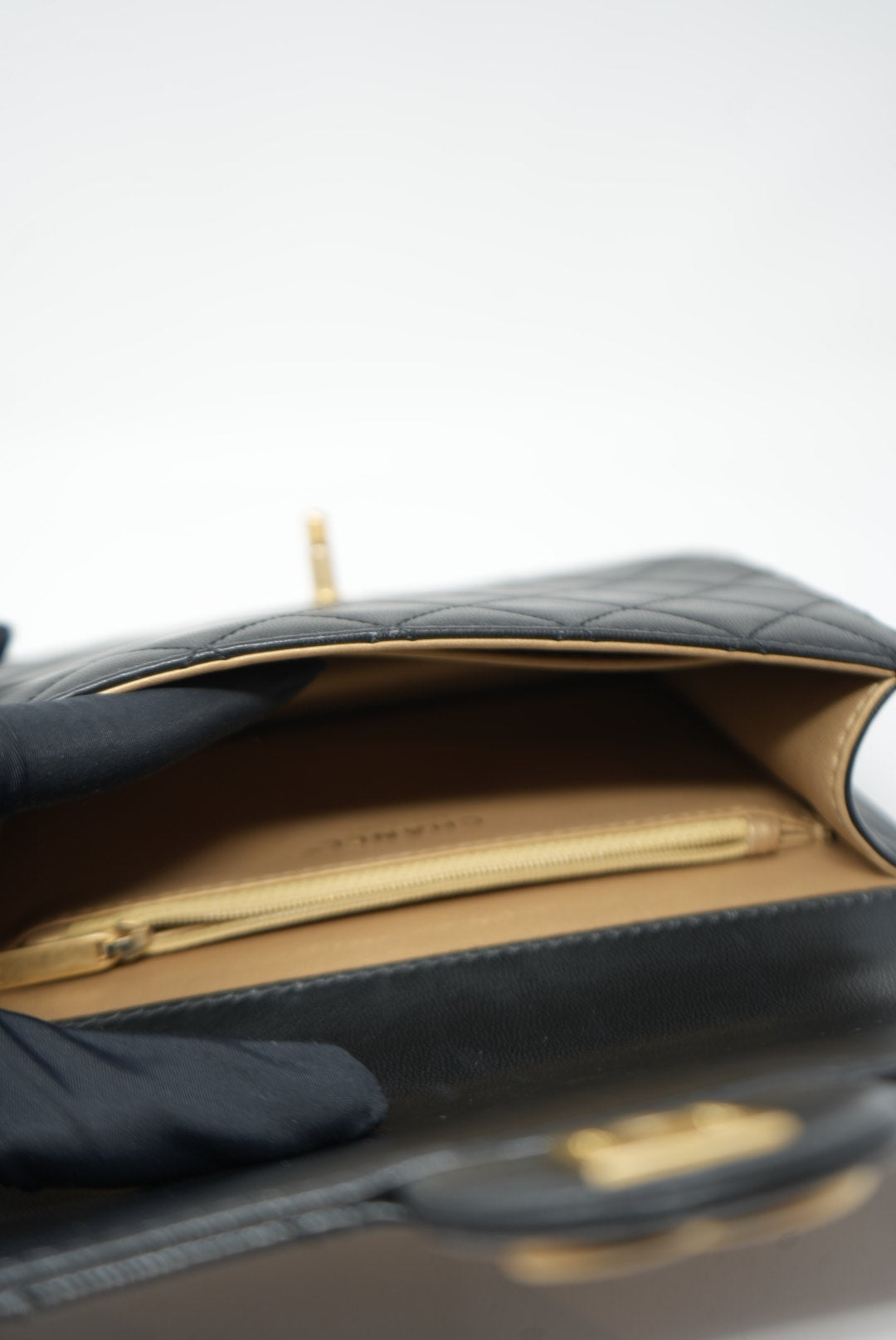 Pre-owned Chanel Lambskin Pearl Wallet On Chain