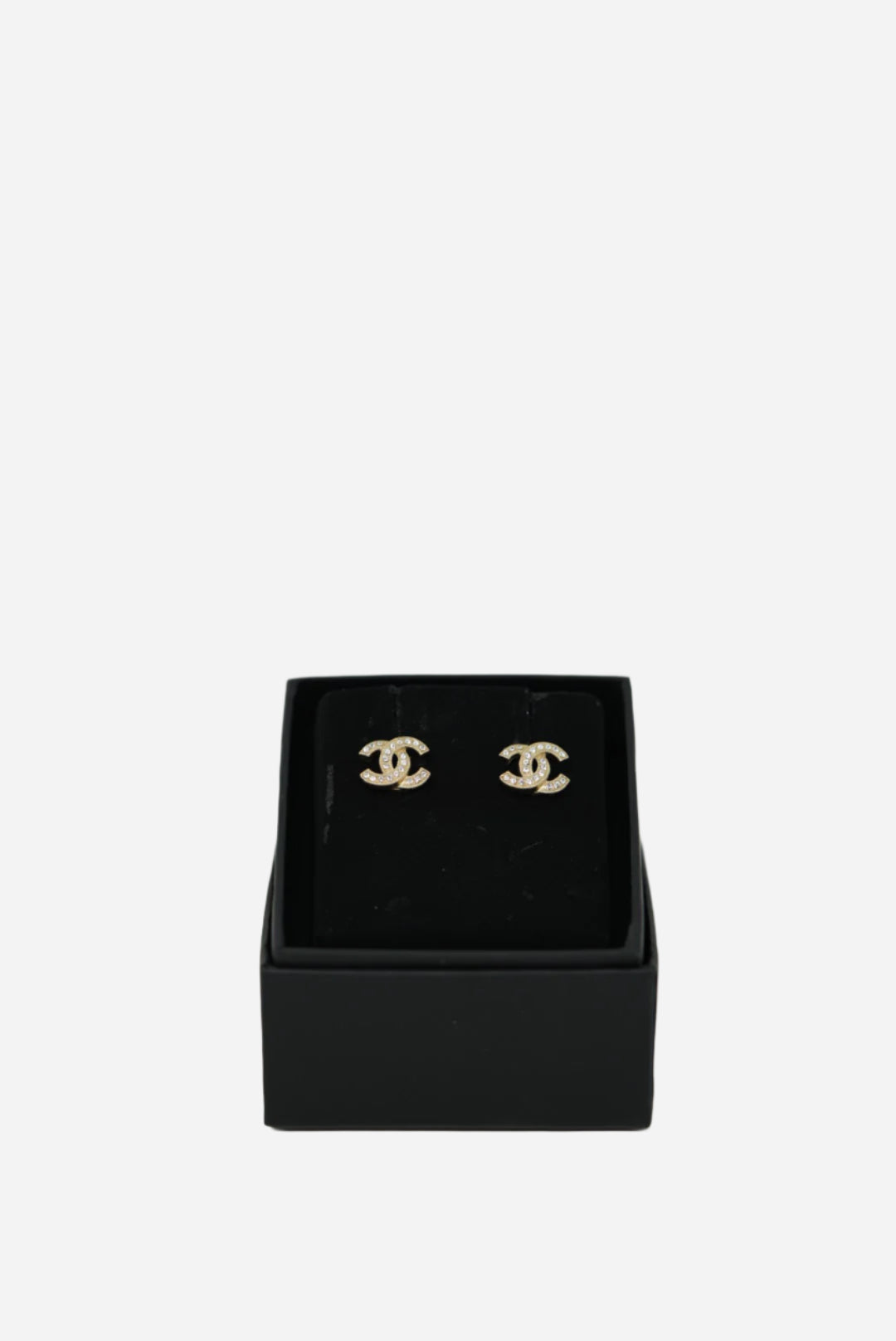 Pre-Owned Chanel Rhinestone Earrings