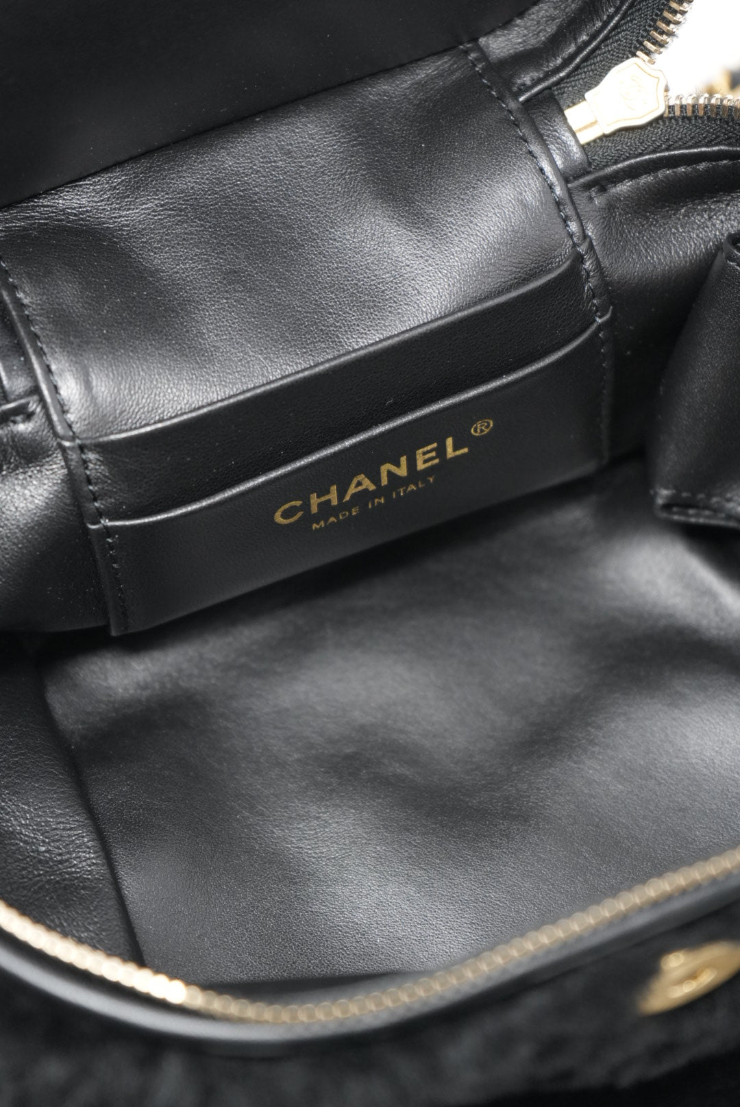 Pre-Owned Chanel Shearling Vanity Case Black 2023