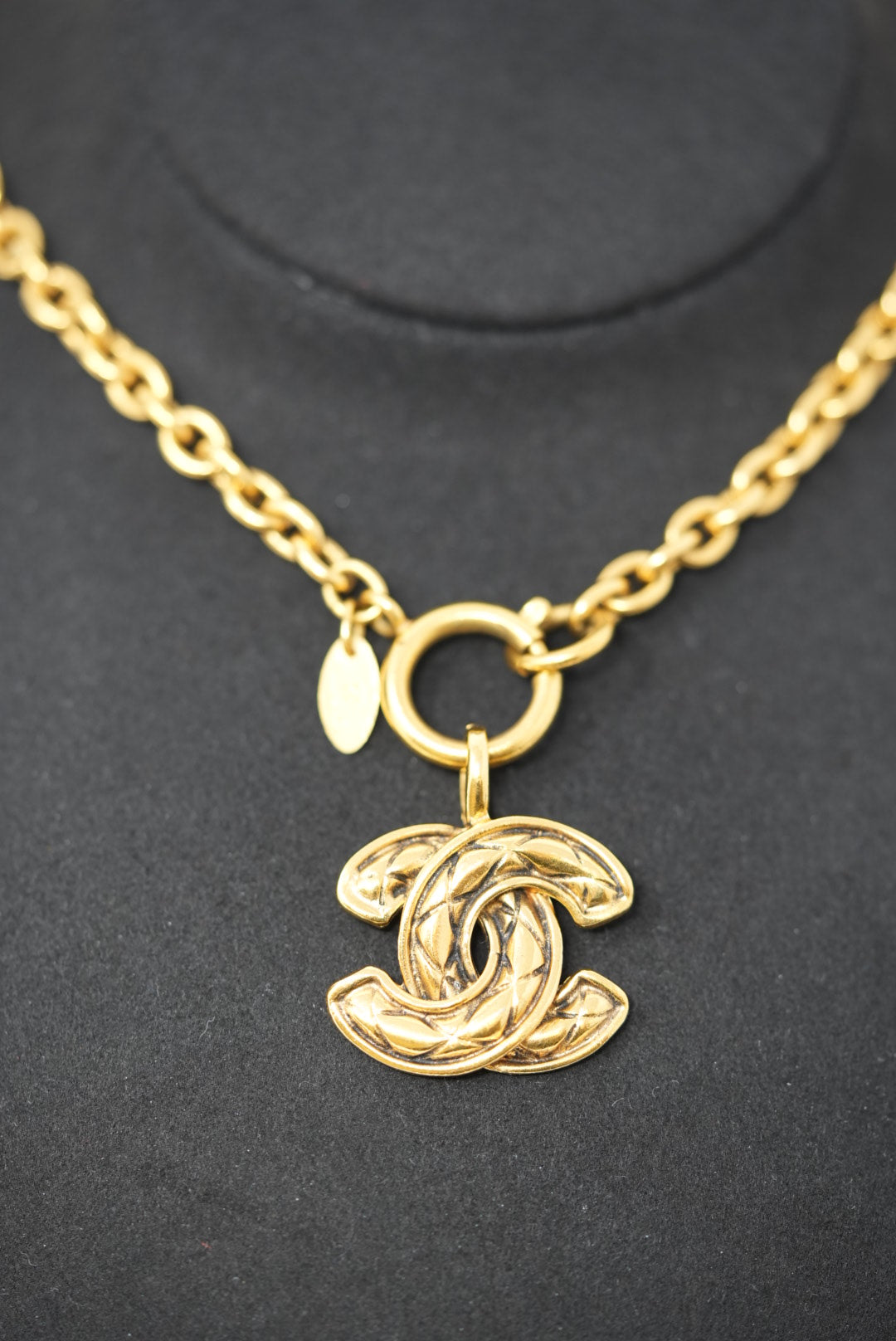 Pre-owned Chanel CC Quilted Necklace