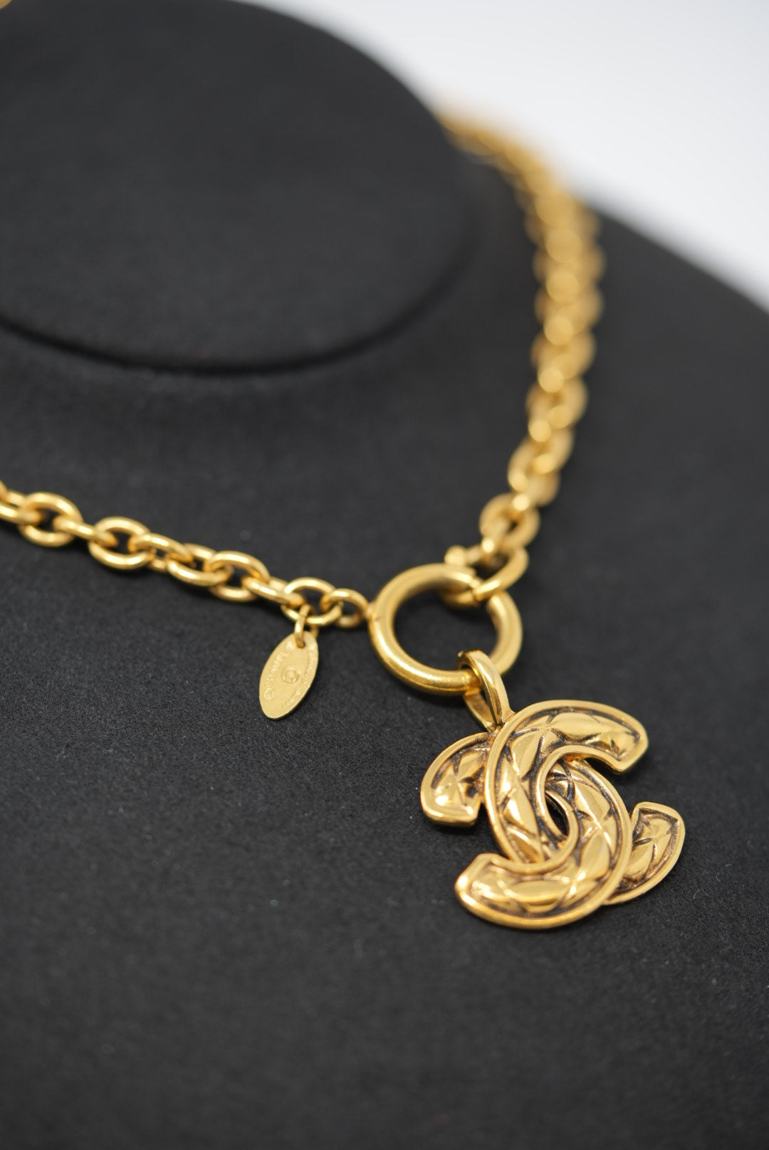 Pre-owned Chanel CC Quilted Necklace