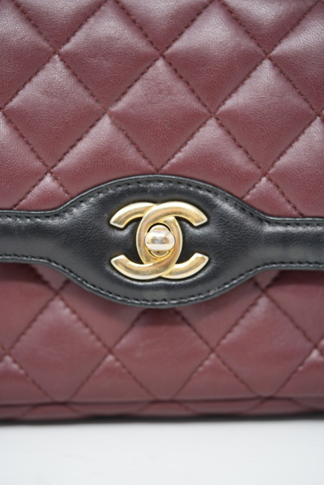 Pre-Owned Chanel 2015-2016 Lambskin Mini Two-Tone Day Flap Bag